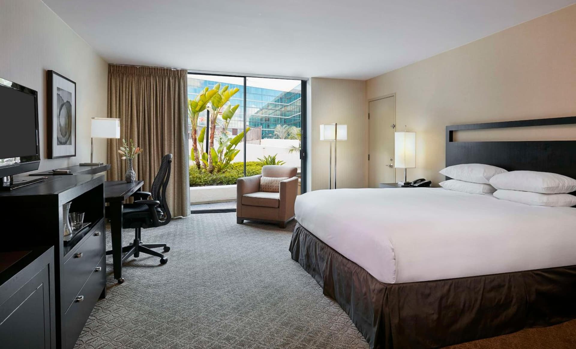 Hilton Anaheim gallery photo in Anaheim, CA — image 71