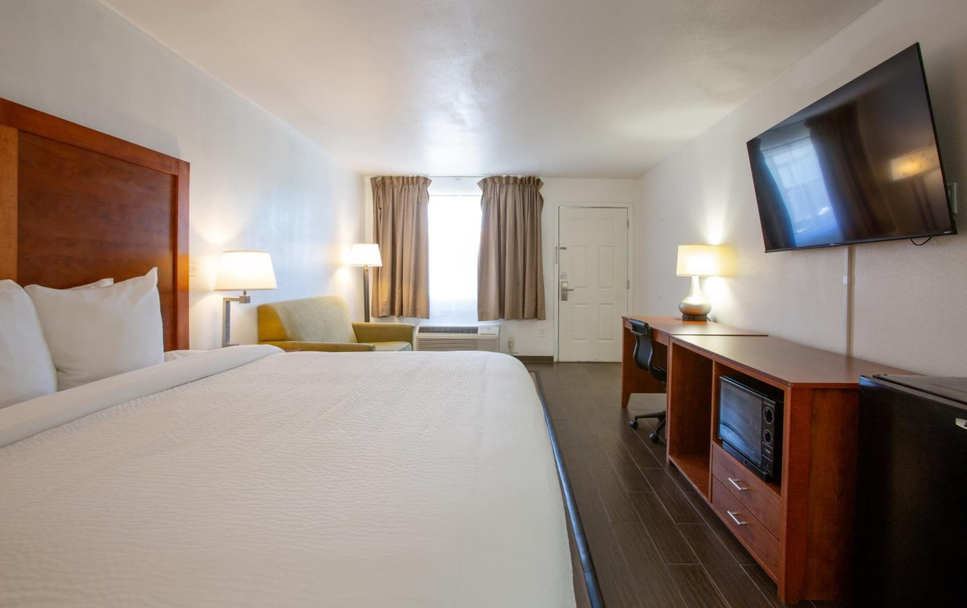 The Hotel Serene Glendale Peoria, Surestay Collection by Best Western interior in Glendale, AZ — gallery photo 2