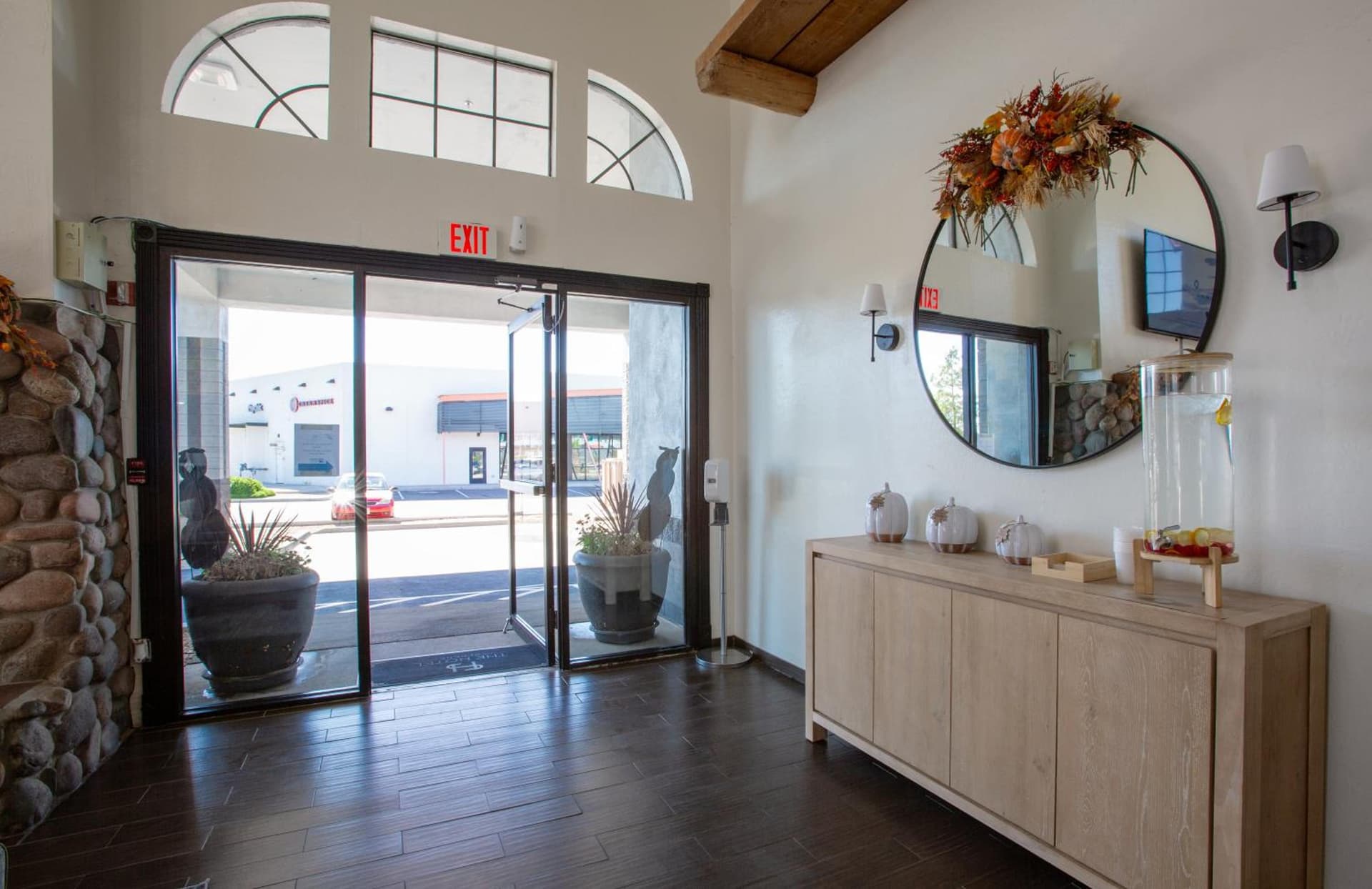 The Hotel Serene Glendale Peoria, Surestay Collection by Best Western gallery photo in Glendale, AZ — image 5