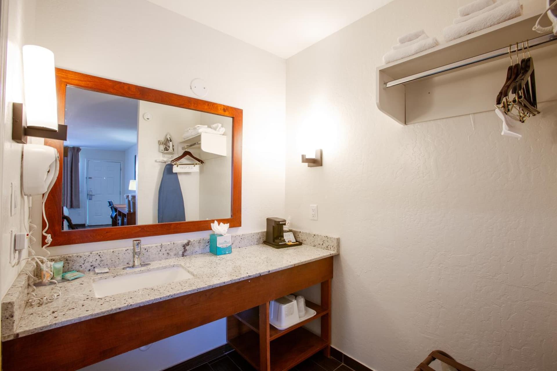 The Hotel Serene Glendale Peoria, Surestay Collection by Best Western gallery photo in Glendale, AZ — image 12