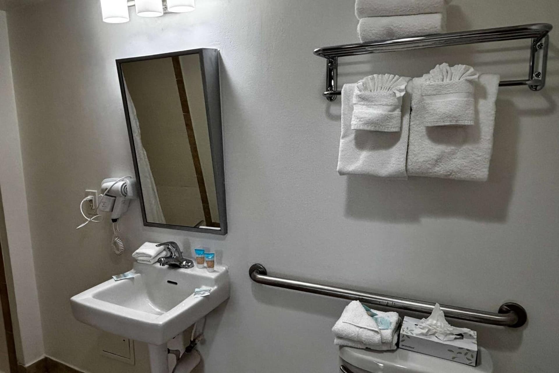 Ramada by Wyndham Flamingo Water Park gallery photo in Kissimmee, FL — image 47
