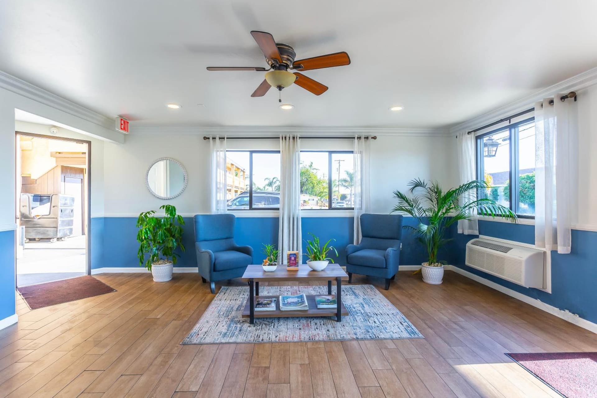 Aloha Inn interior in Arroyo Grande, CA — gallery photo 2