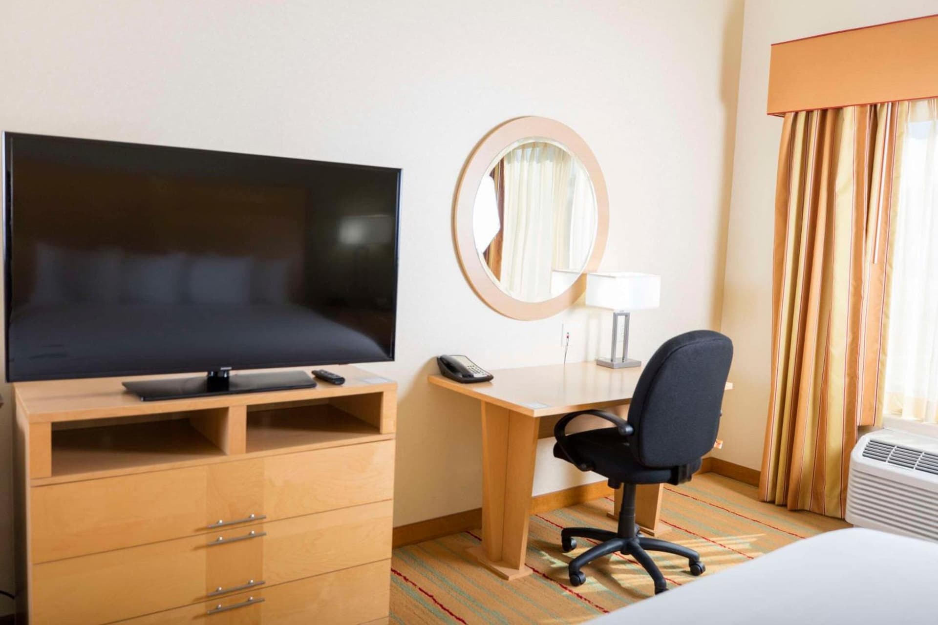 Radisson Hotel Yuma interior in Yuma, AZ — gallery photo 2