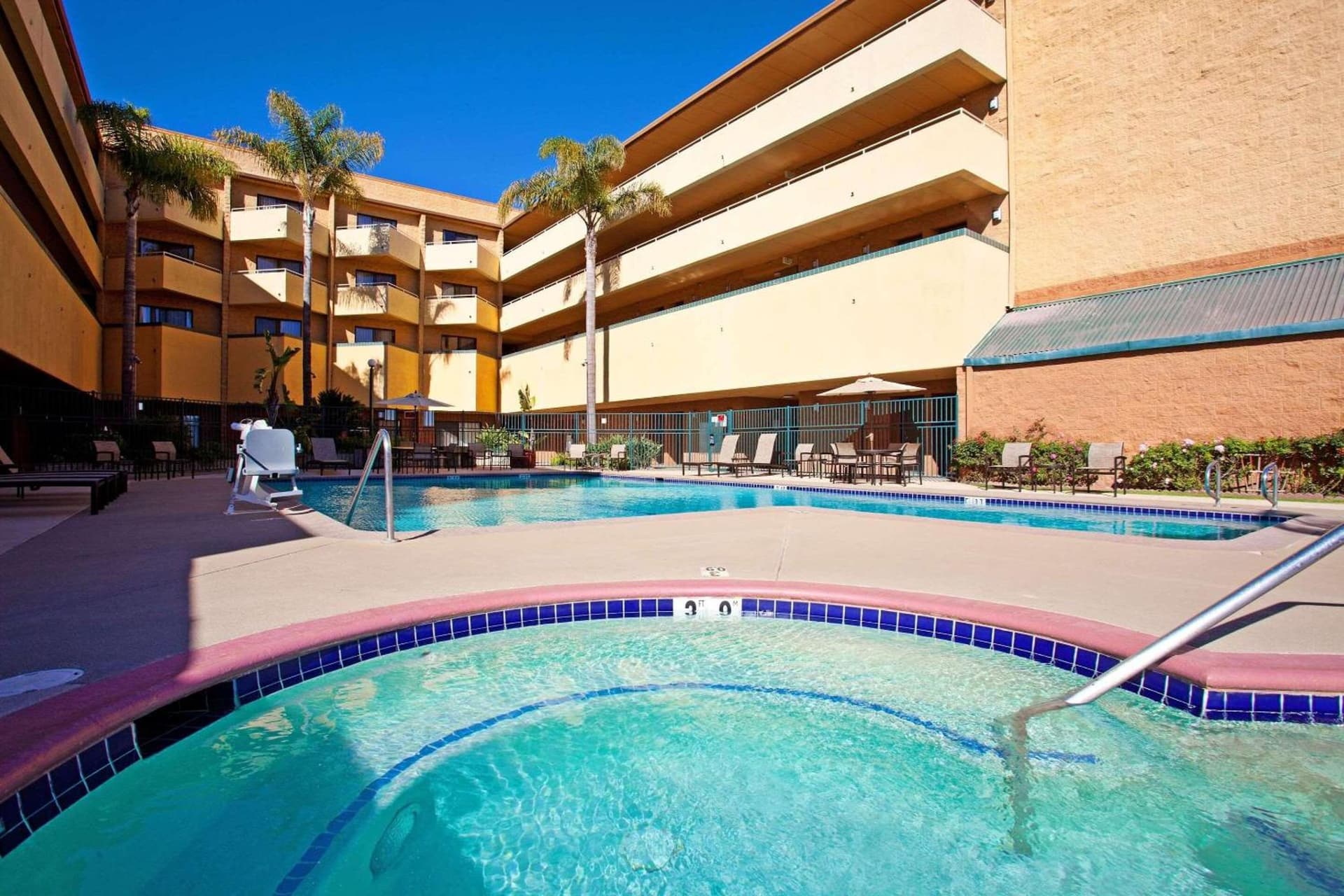 Radisson Hotel Santa Maria gallery photo in Santa Maria, CA — image 43