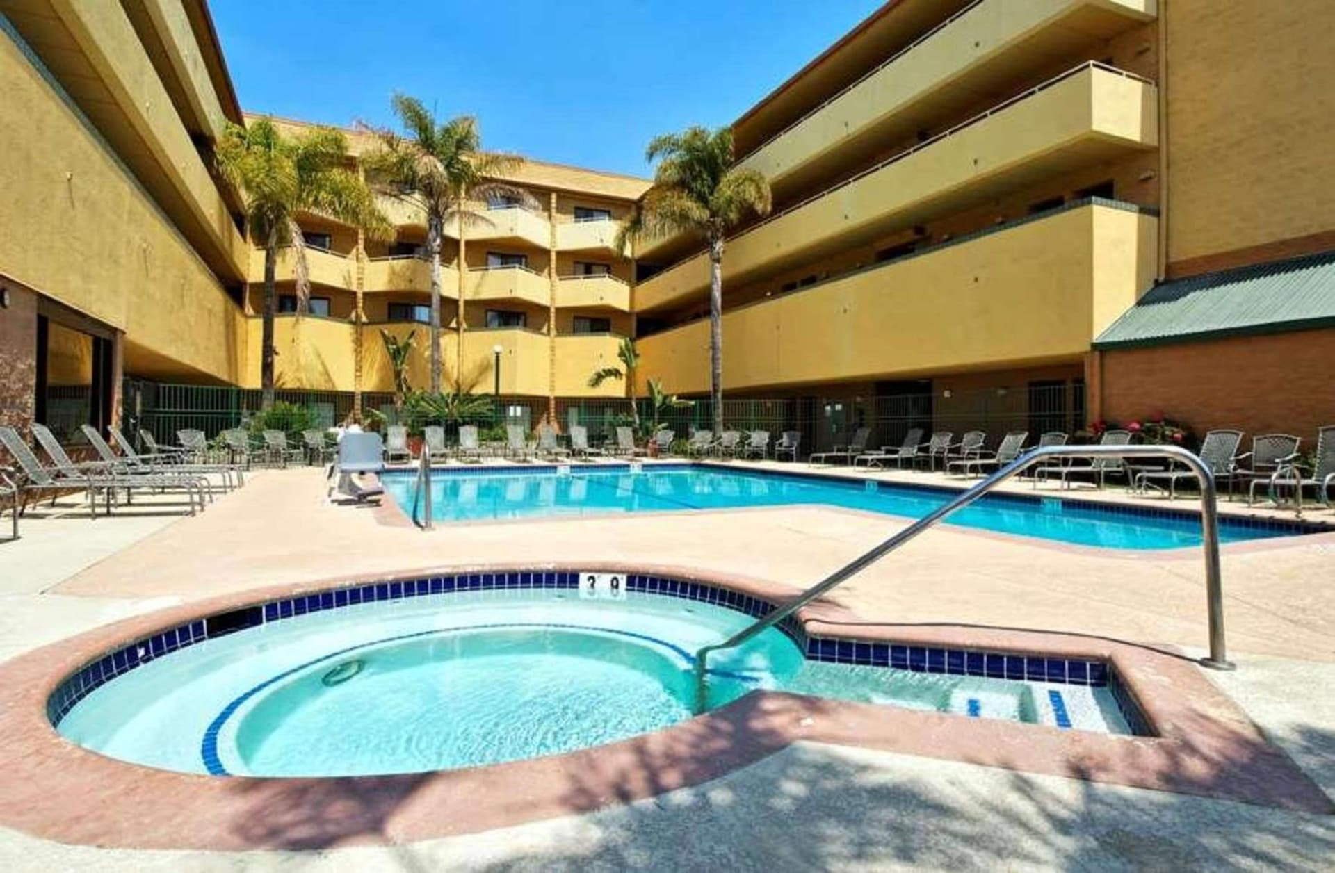 Radisson Hotel Santa Maria gallery photo in Santa Maria, CA — image 20