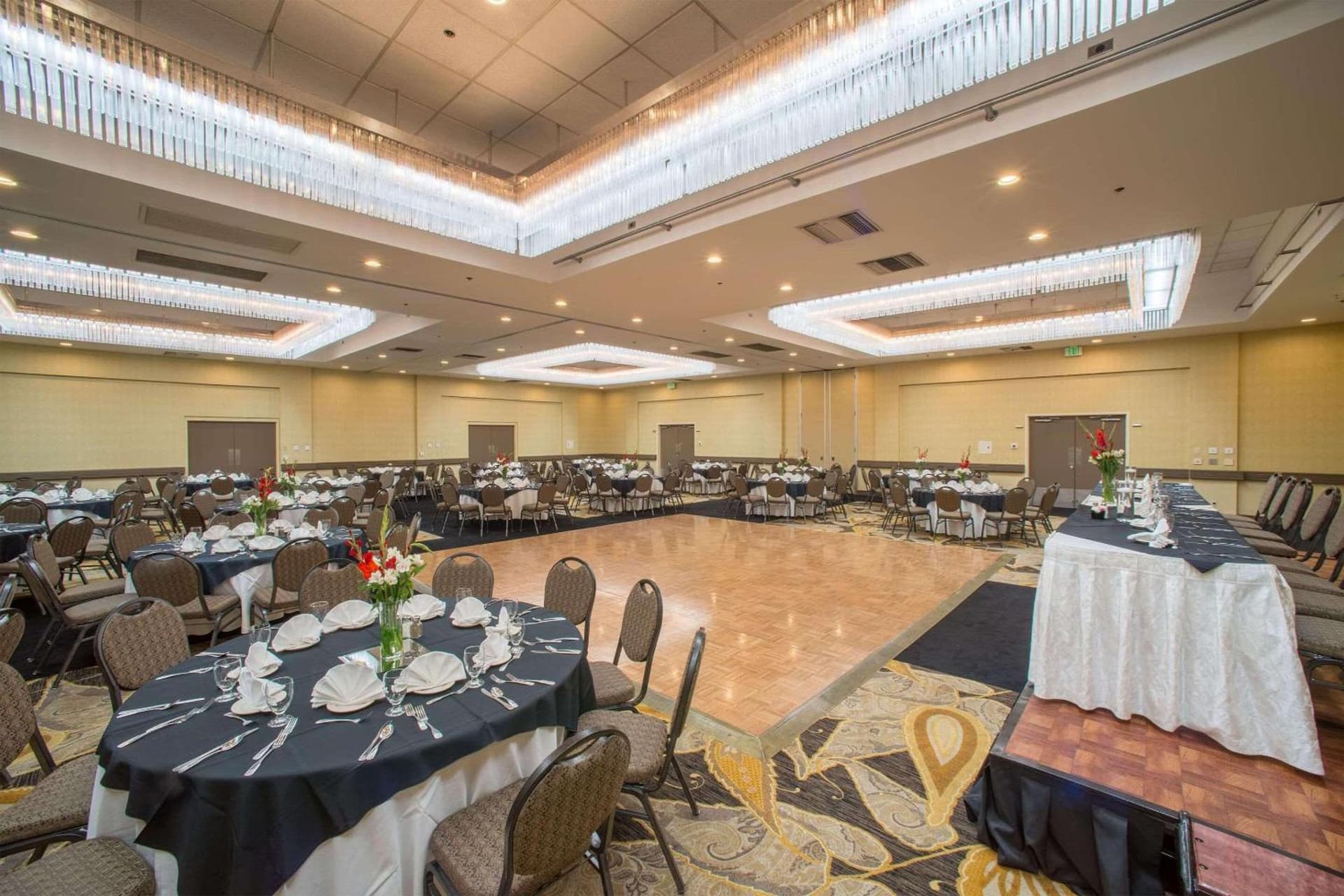 Radisson Hotel Santa Maria gallery photo in Santa Maria, CA — image 30