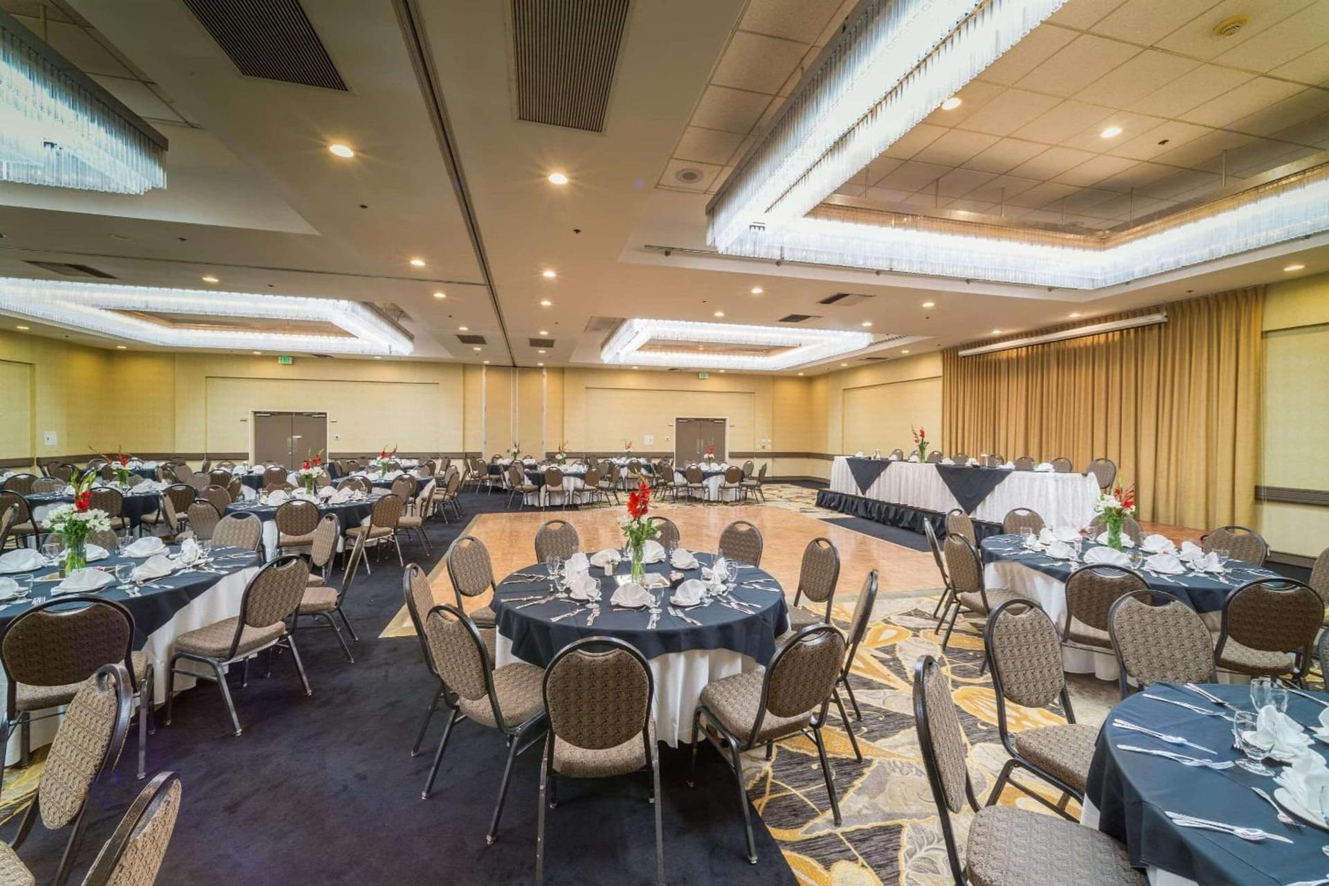 Radisson Hotel Santa Maria gallery photo in Santa Maria, CA — image 33