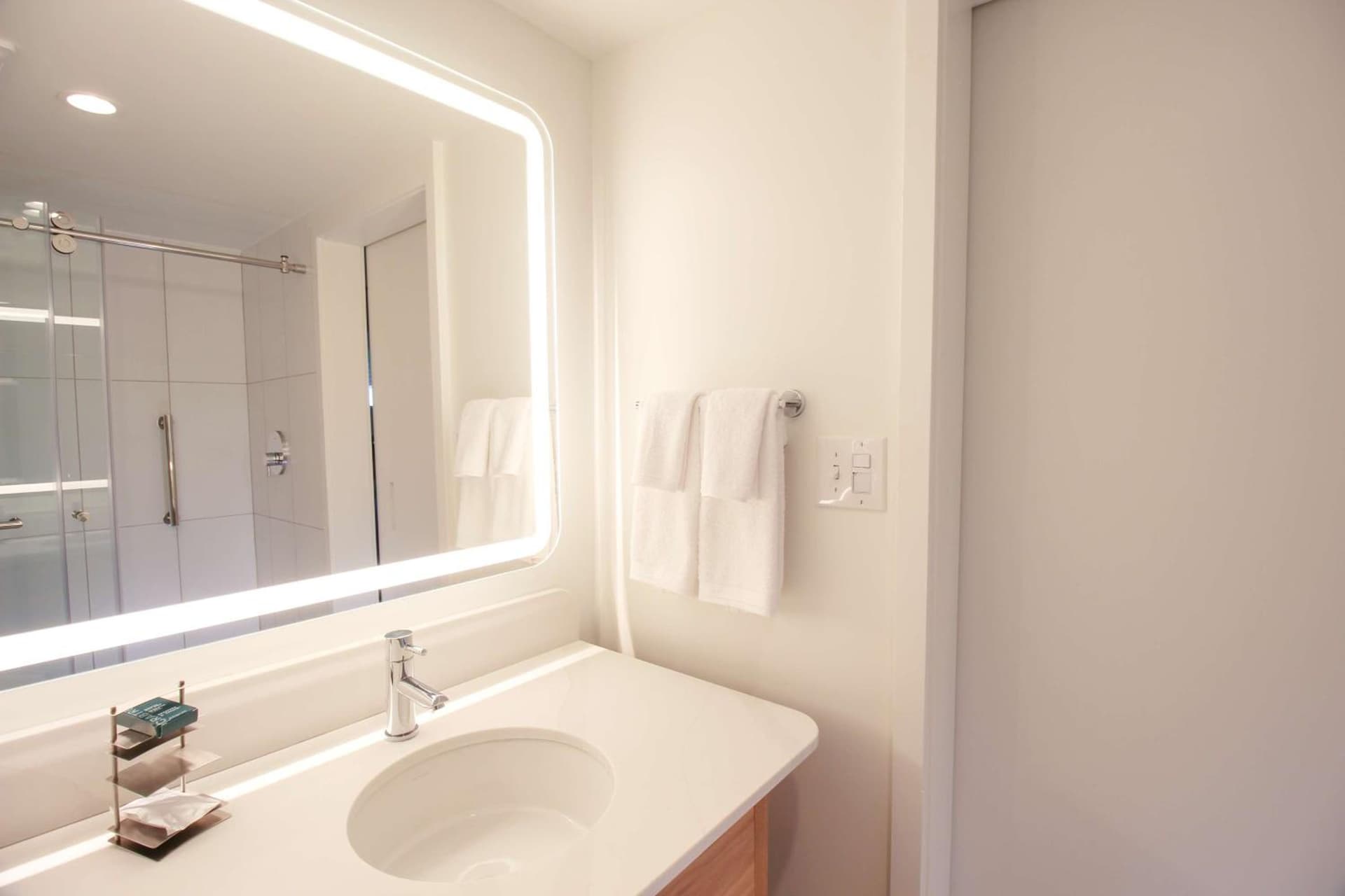 Doubletree By Hilton Clarksville Riverview gallery photo in Clarksville, TN — image 6