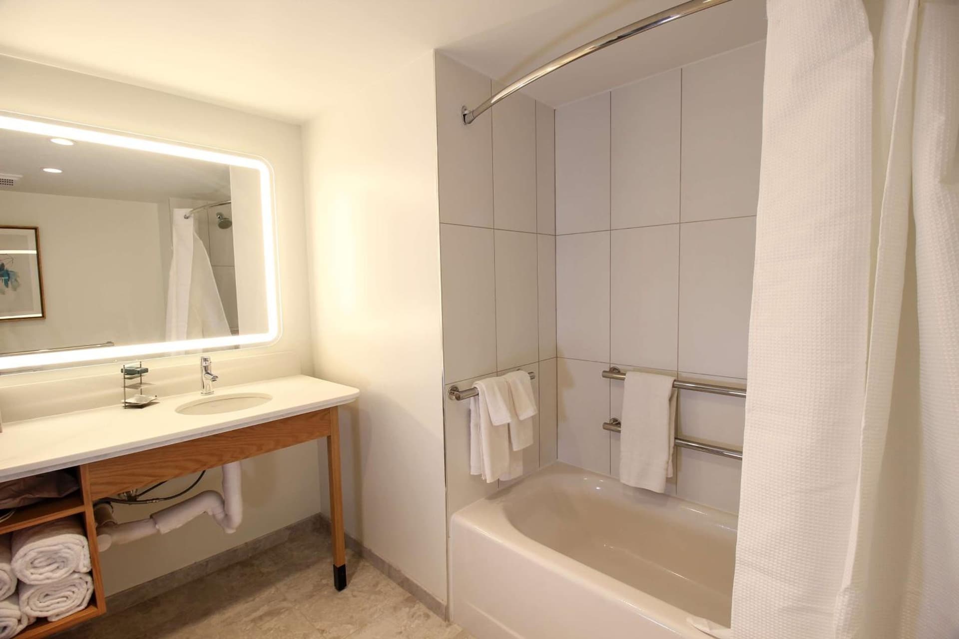 Doubletree By Hilton Clarksville Riverview gallery photo in Clarksville, TN — image 13