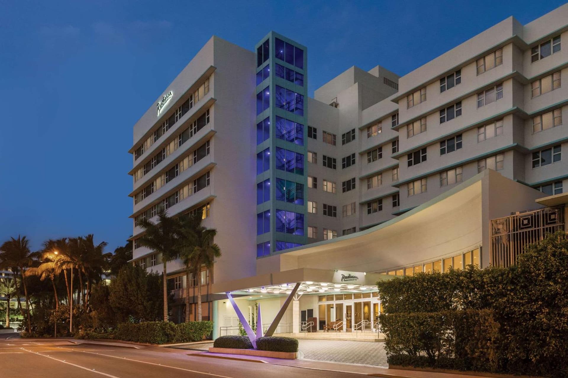 Radisson Resort Miami Beach interior in Miami Beach, FL — gallery photo 2
