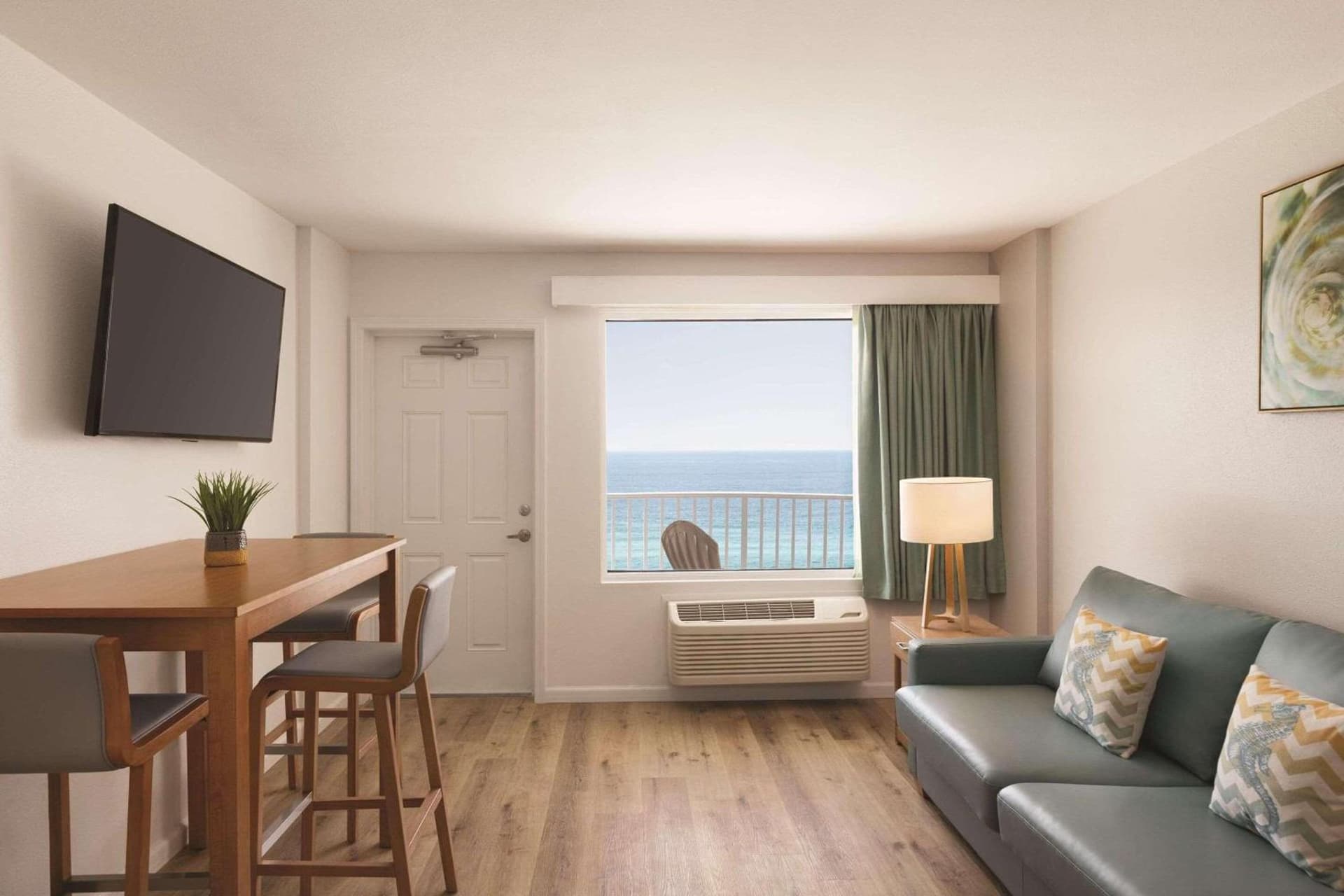 Radisson Beachfront Hotel - Panama City Beach gallery photo in Panama City Beach, FL — image 15