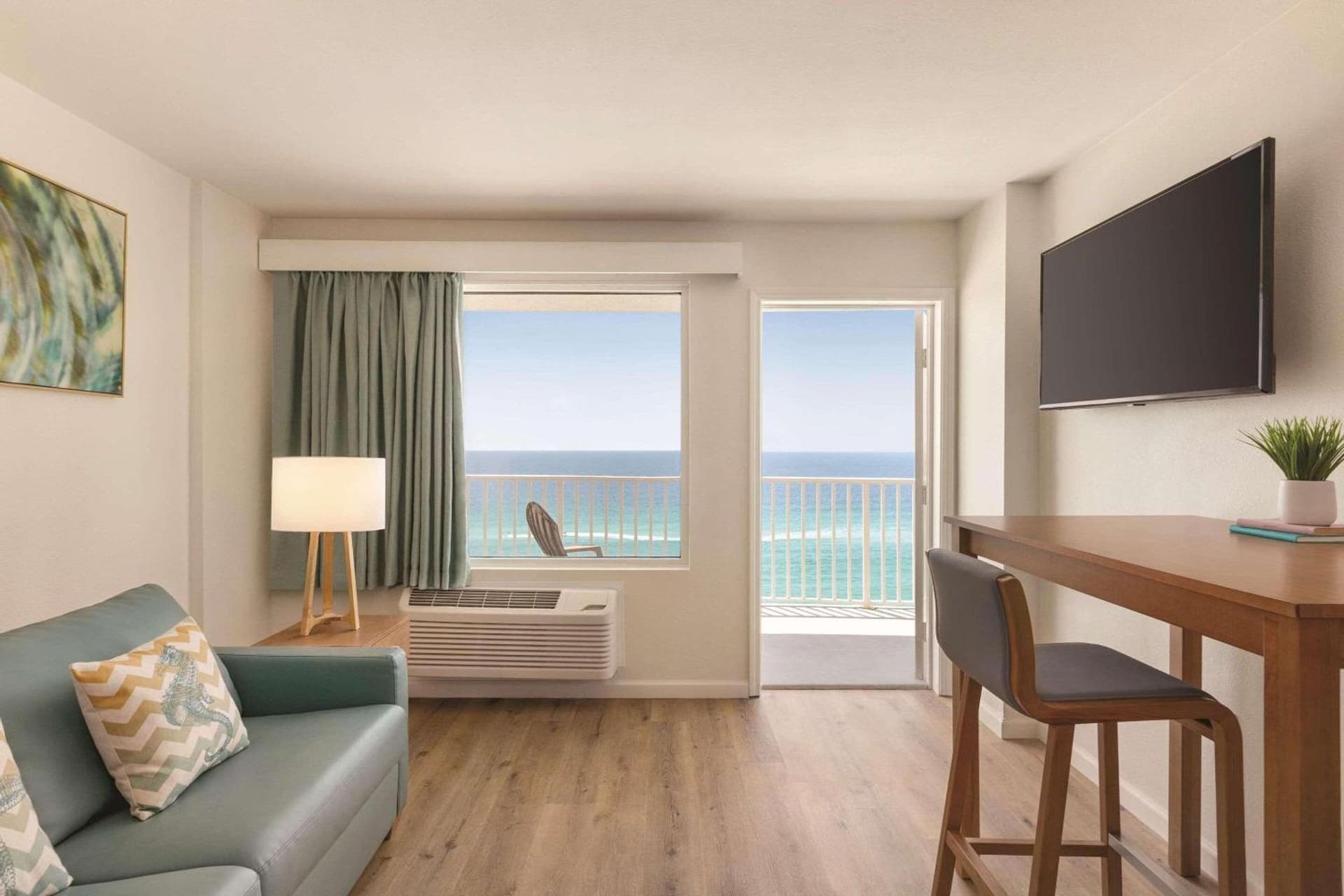 Radisson Beachfront Hotel - Panama City Beach gallery photo in Panama City Beach, FL — image 31