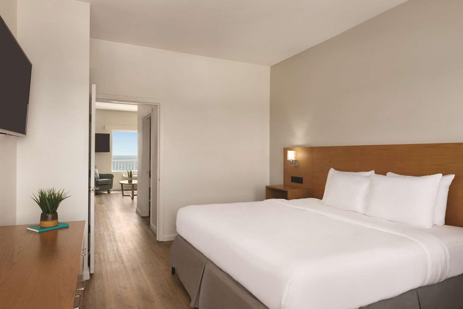 Radisson Beachfront Hotel - Panama City Beach gallery photo in Panama City Beach, FL — image 20