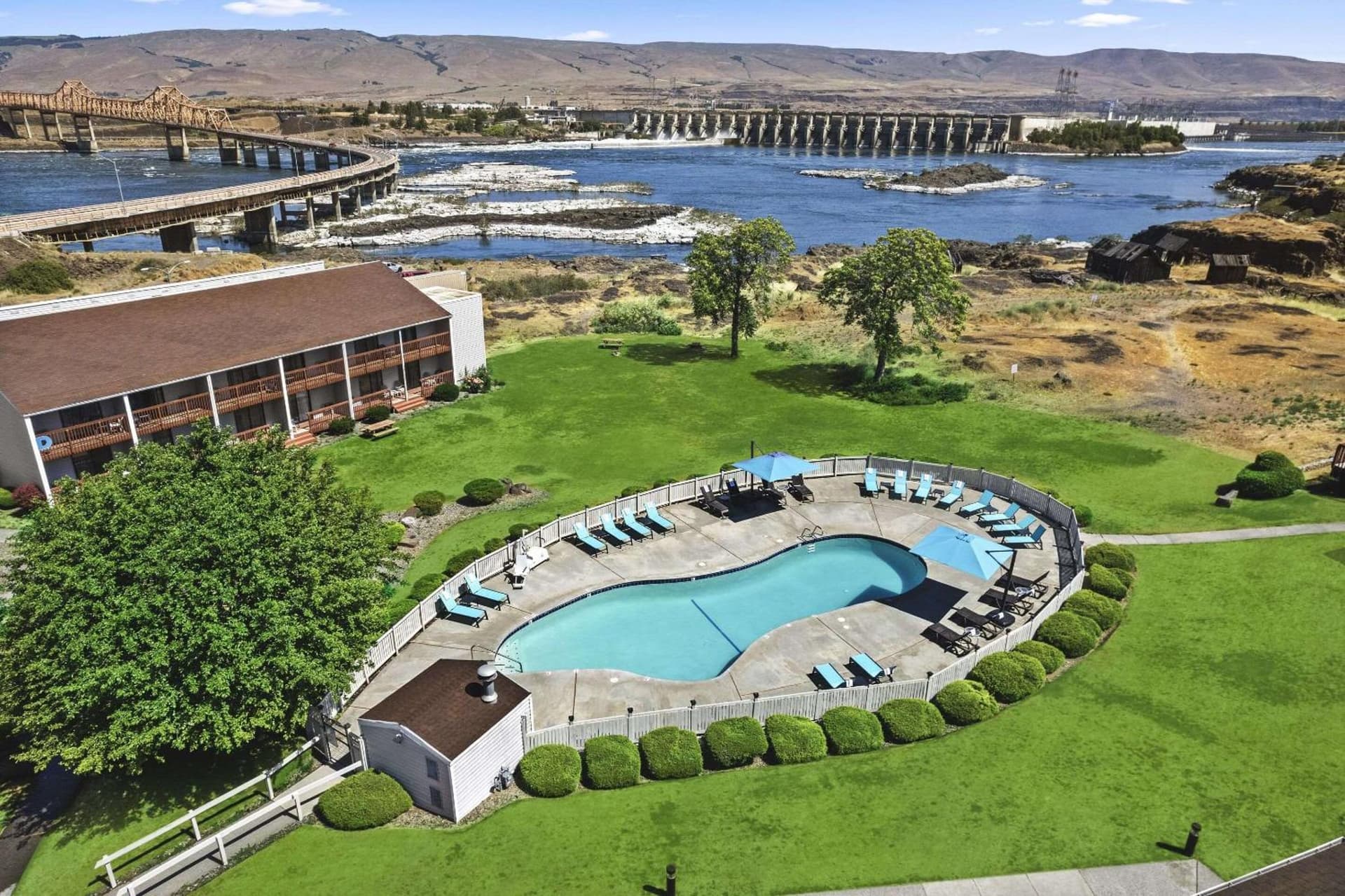 Columbia River Hotel and Conference Center, an Ascend Collection Hotel interior in The Dalles, OR — gallery photo 2
