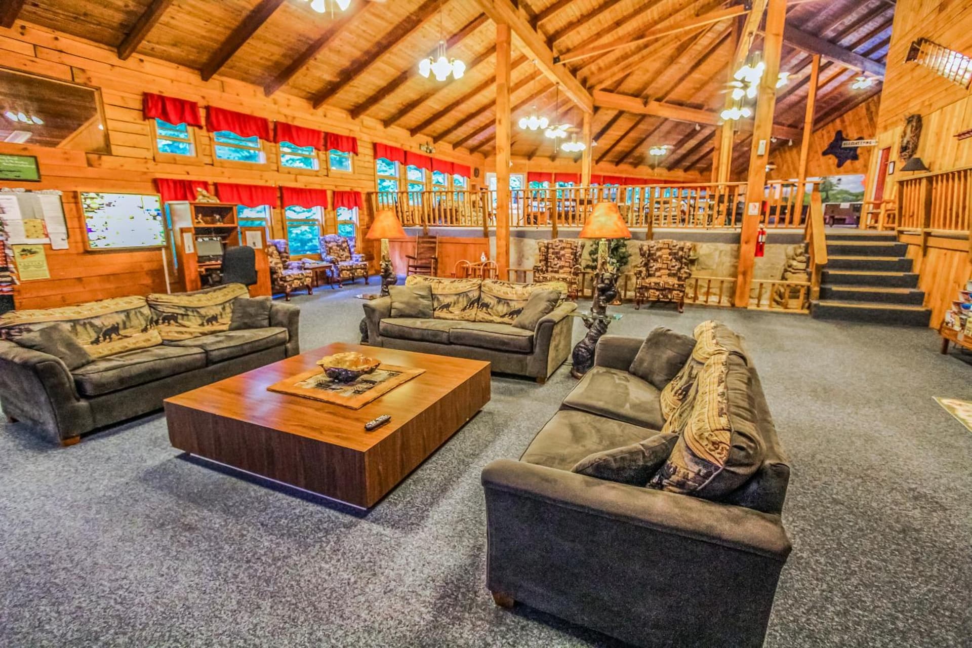 Smoketree Lodge interior in Banner Elk, NC — gallery photo 2