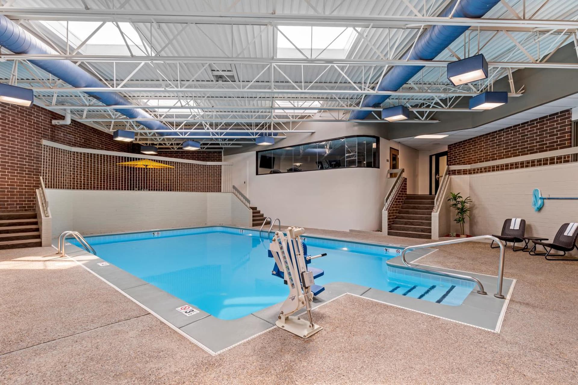 Best Western Plus Waterloo & Cedar Falls interior in Waterloo, IA — gallery photo 2