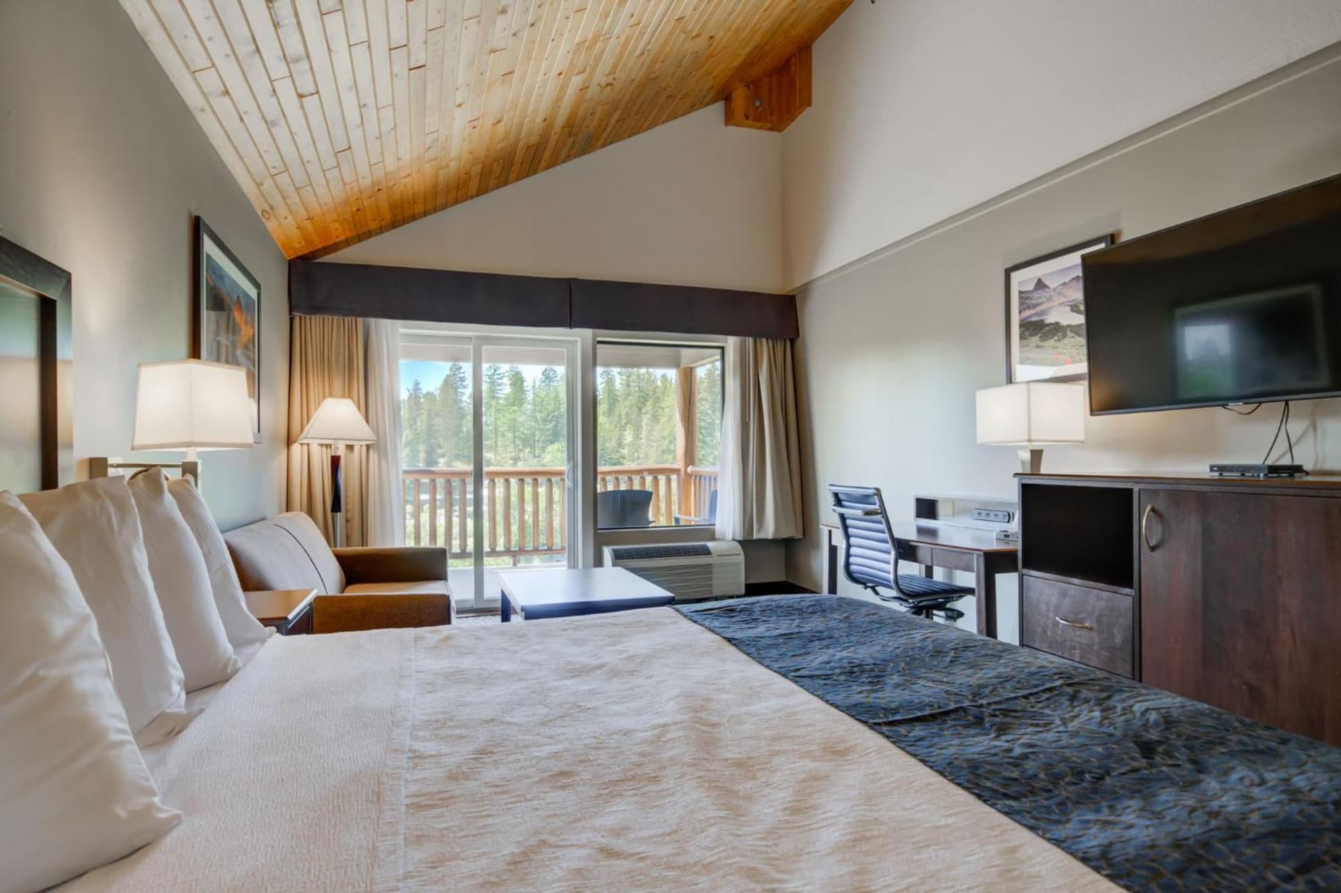 Whitefish Riverfront Hotel interior in Whitefish, MT — gallery photo 2