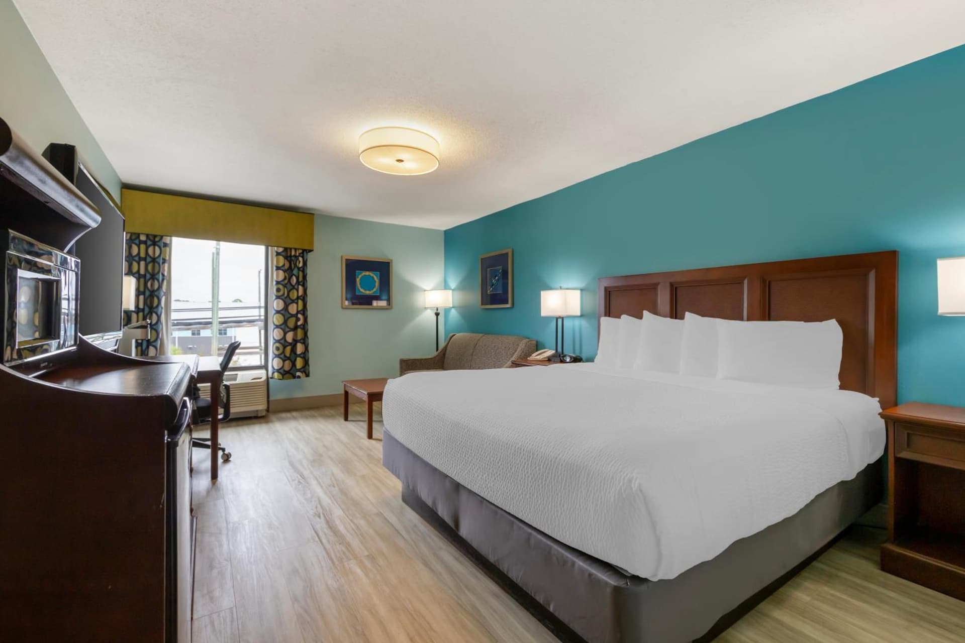 Best Western Plus Myrtle Beach@Intracoastal gallery photo in Myrtle Beach, SC — image 14