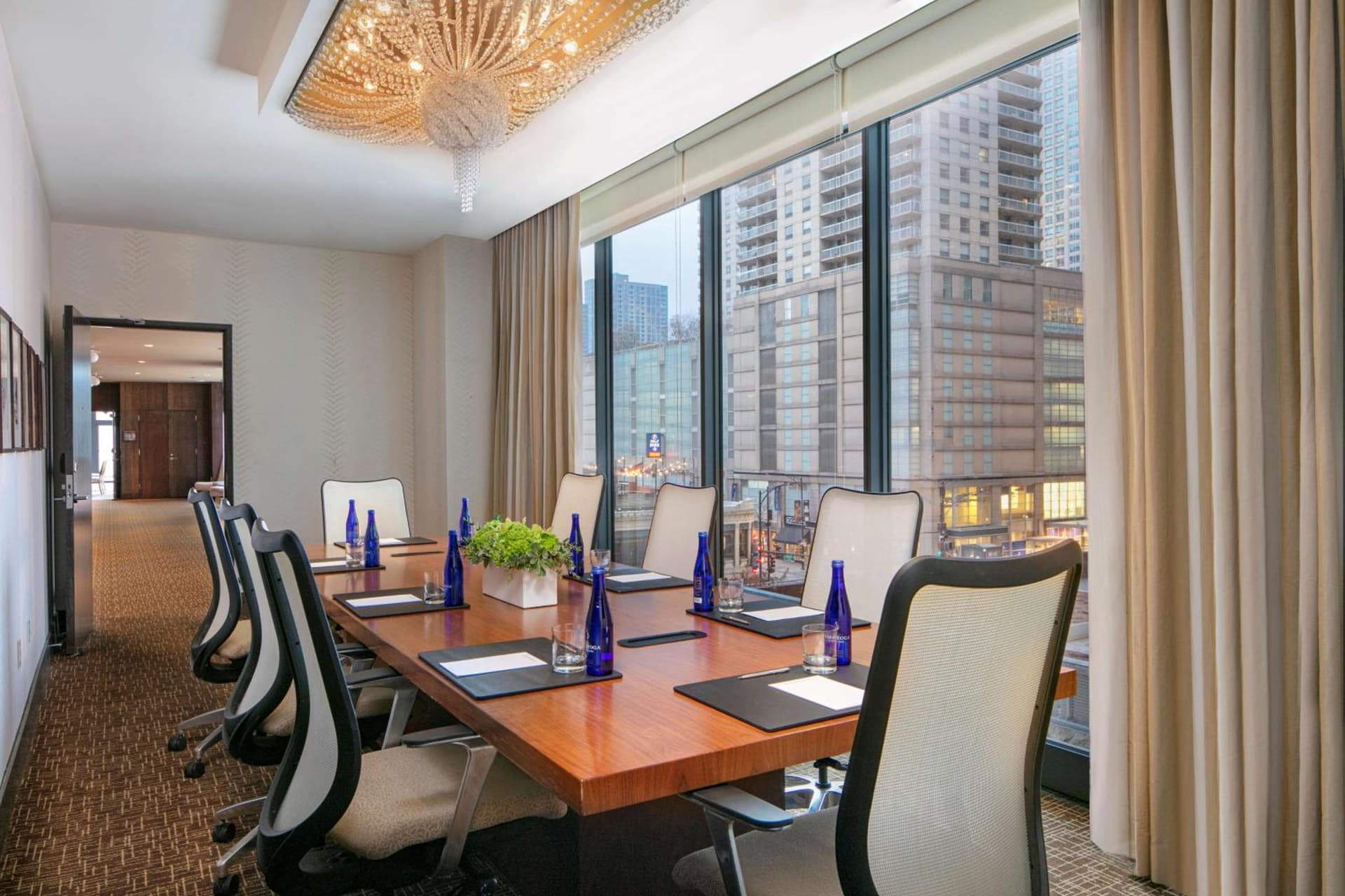 The Royal Sonesta Chicago River North gallery photo in Chicago, IL — image 36