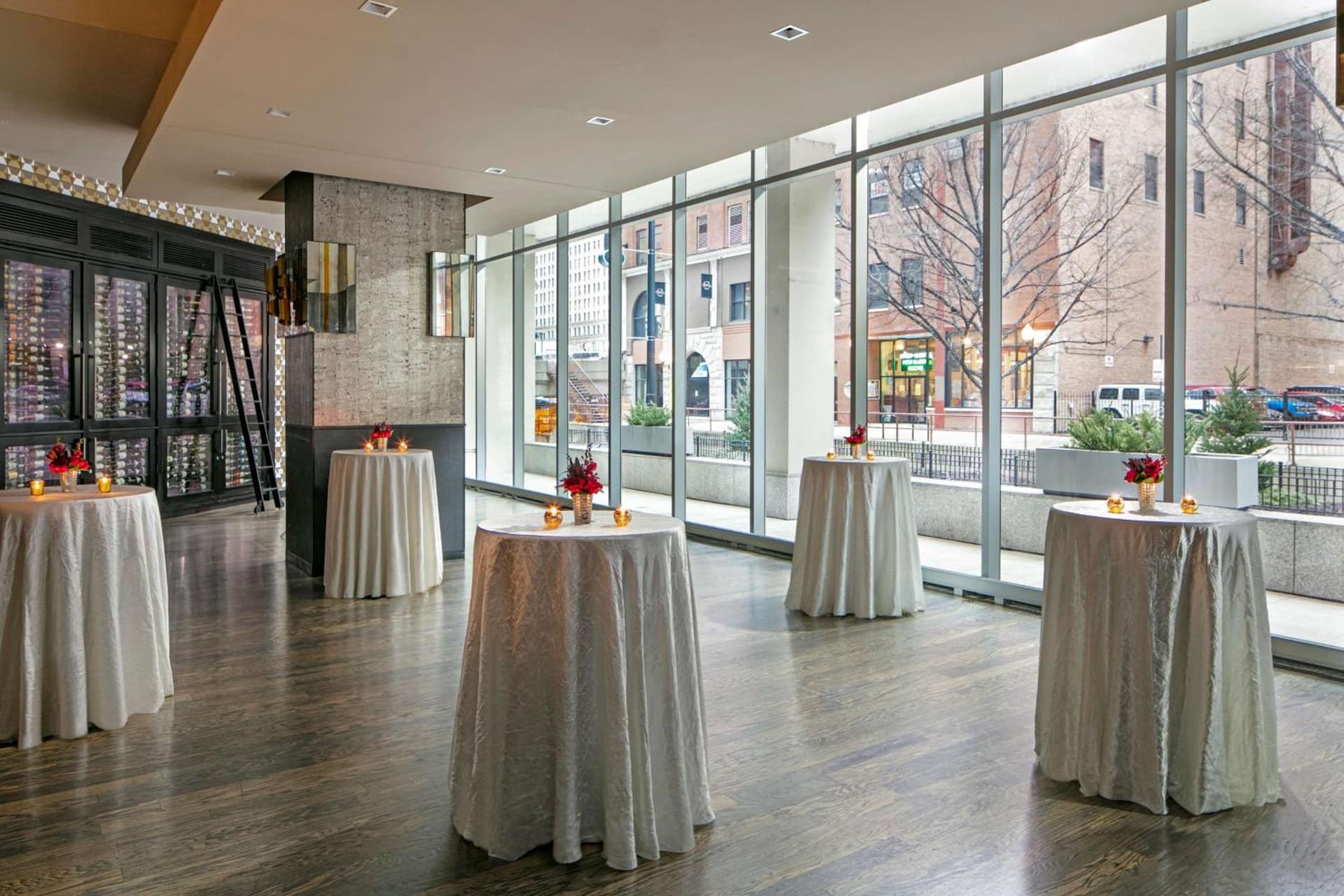 The Royal Sonesta Chicago River North gallery photo in Chicago, IL — image 9