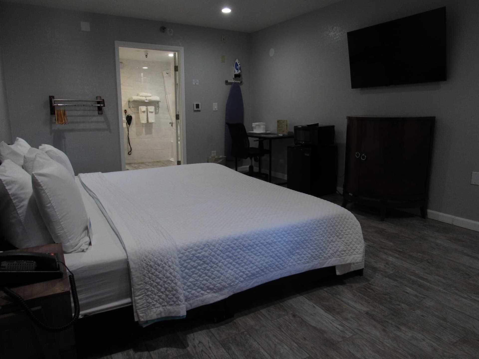 Capri Suites Anaheim gallery photo in Anaheim, CA — image 31