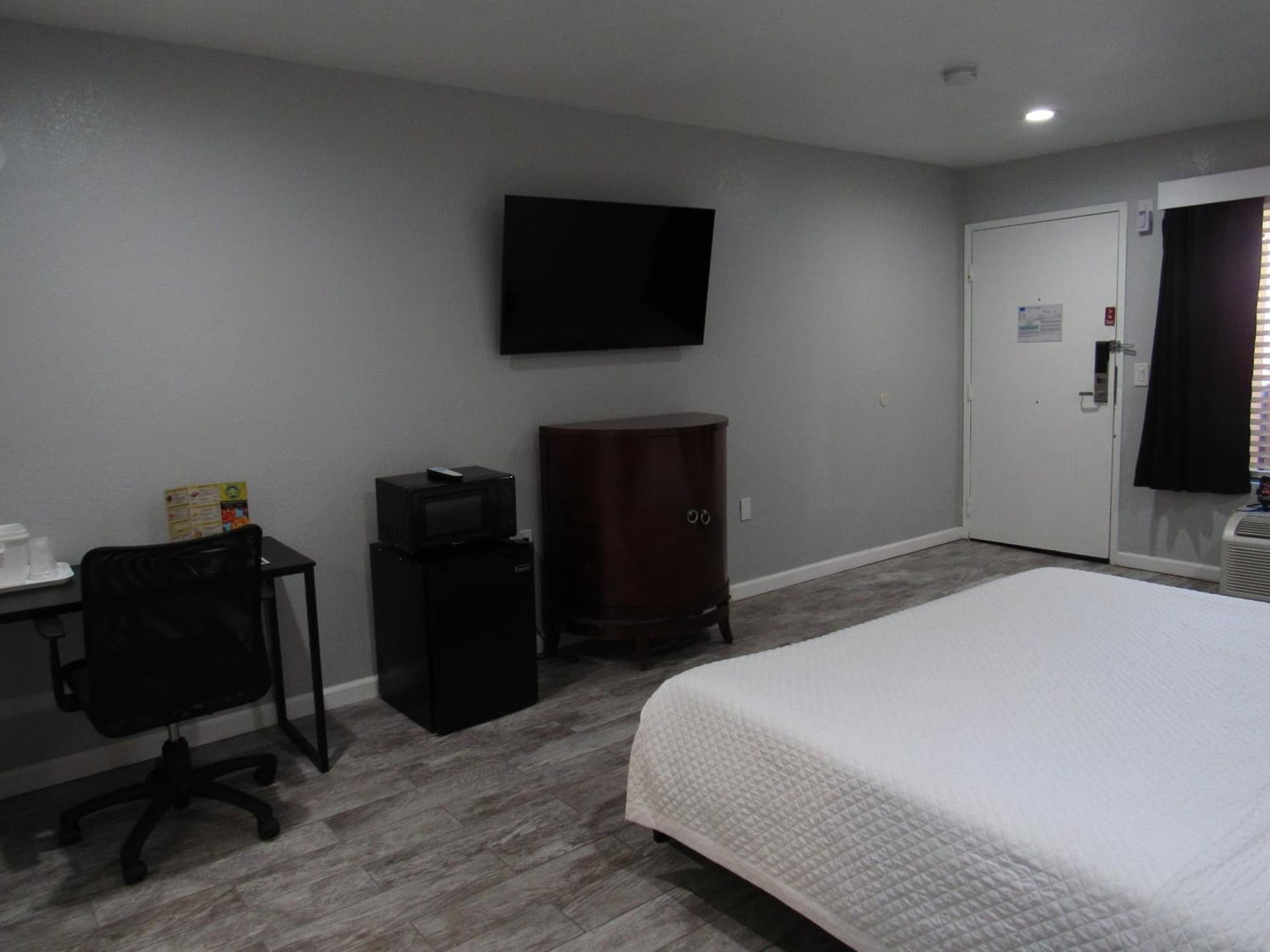 Capri Suites Anaheim gallery photo in Anaheim, CA — image 29