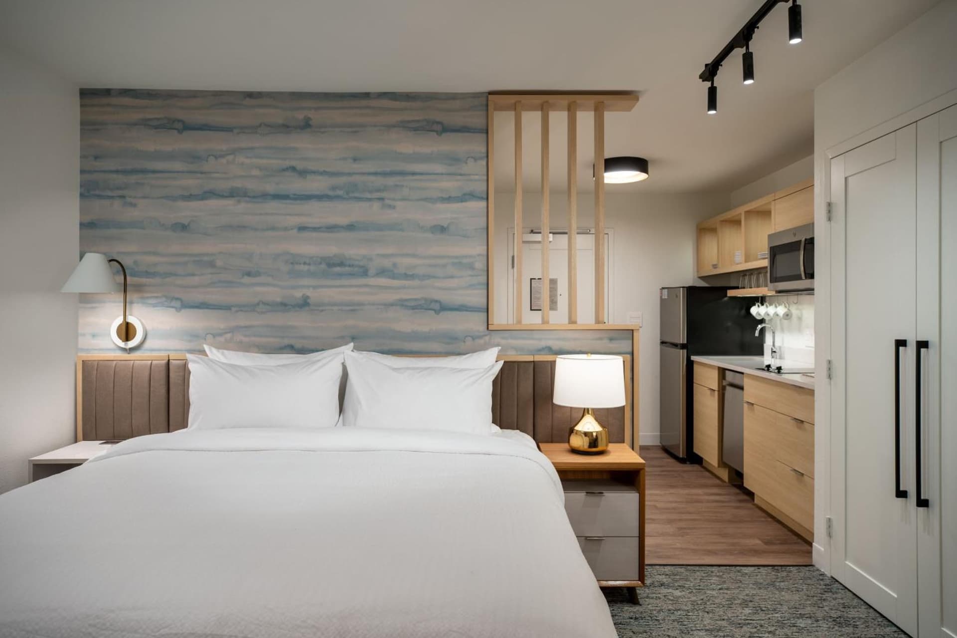 TownePlace Suites by Marriott Lansing North interior in Lansing, MI — gallery photo 2