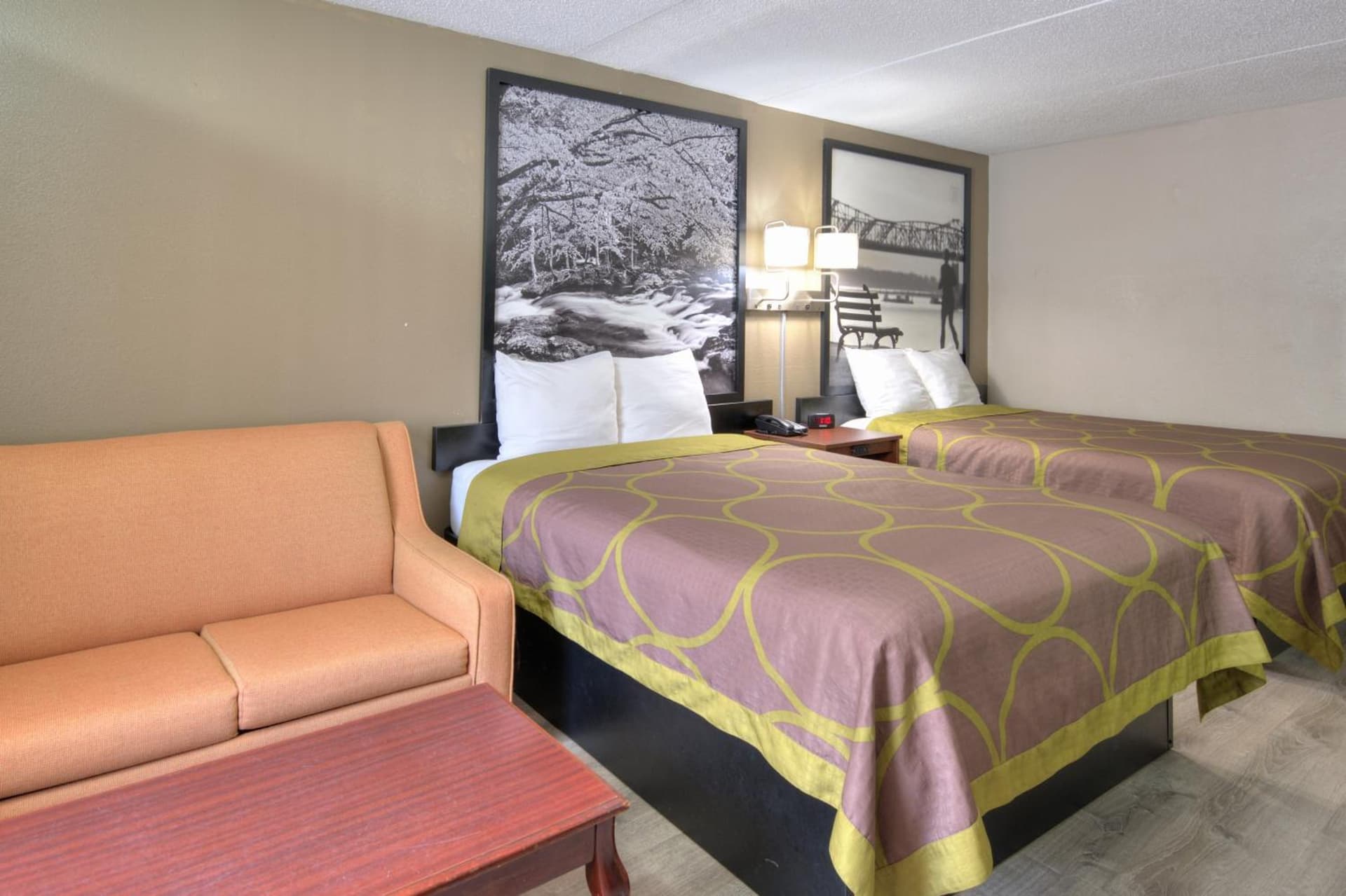Super 8 by Wyndham Knoxville West/Farragut gallery photo in Knoxville, TN — image 39