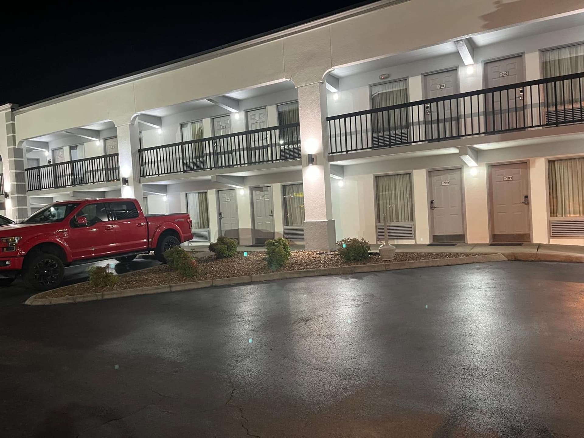 Super 8 by Wyndham Knoxville West/Farragut gallery photo in Knoxville, TN — image 30