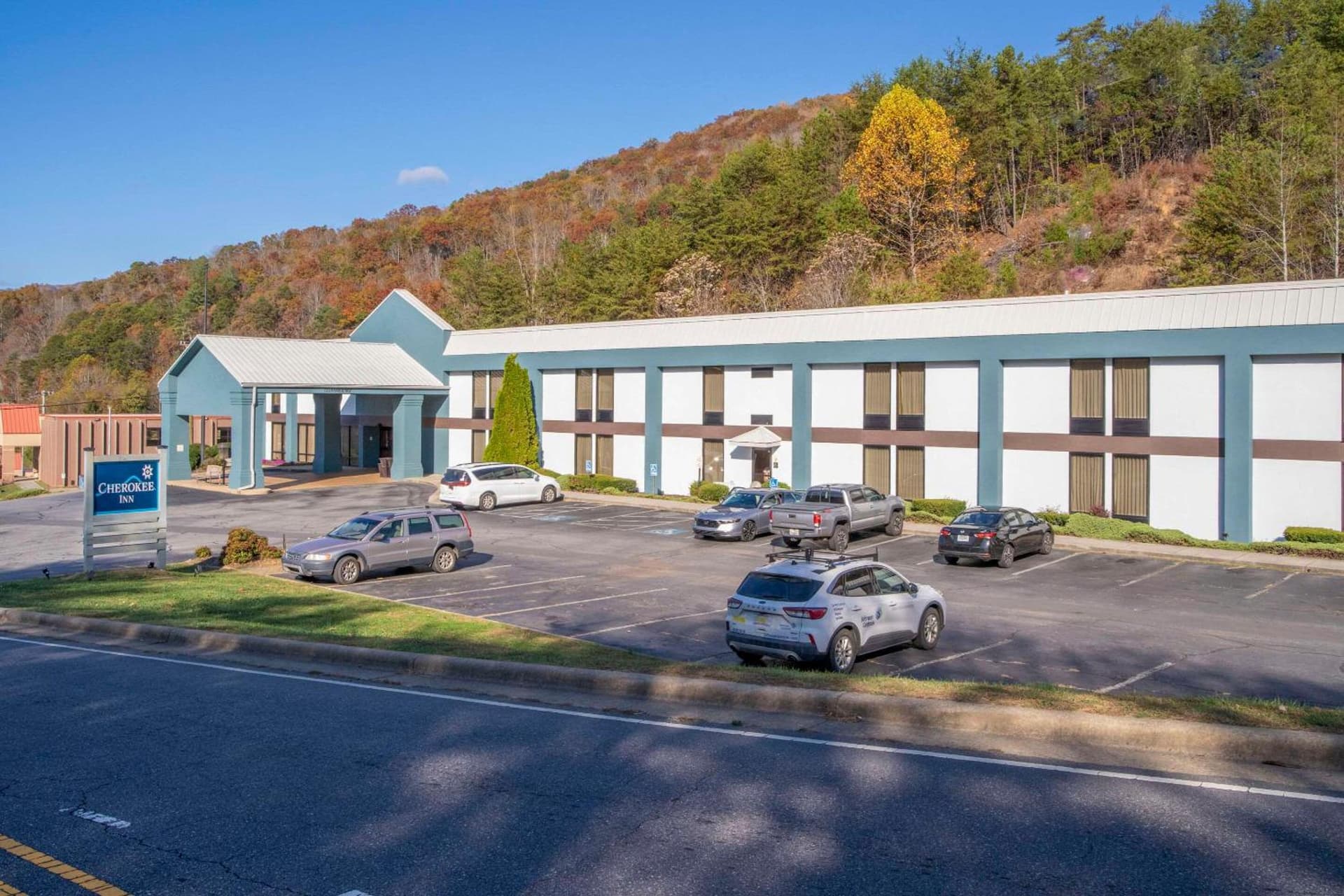 Clarion Pointe Cherokee featured exterior or lobby in Cherokee, NC — similar hotel