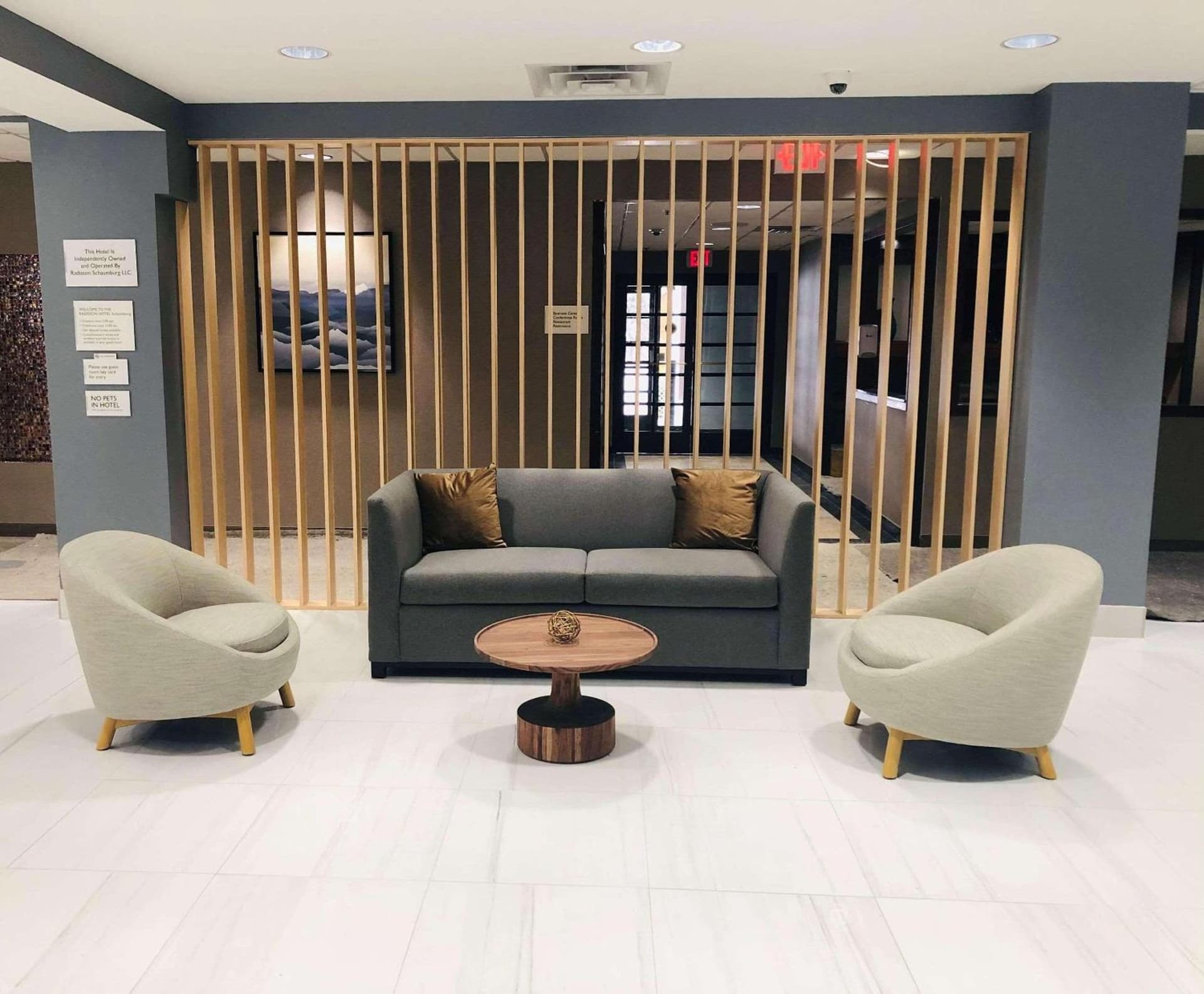 Radisson Hotel Schaumburg interior in Schaumburg, IL — gallery photo 2