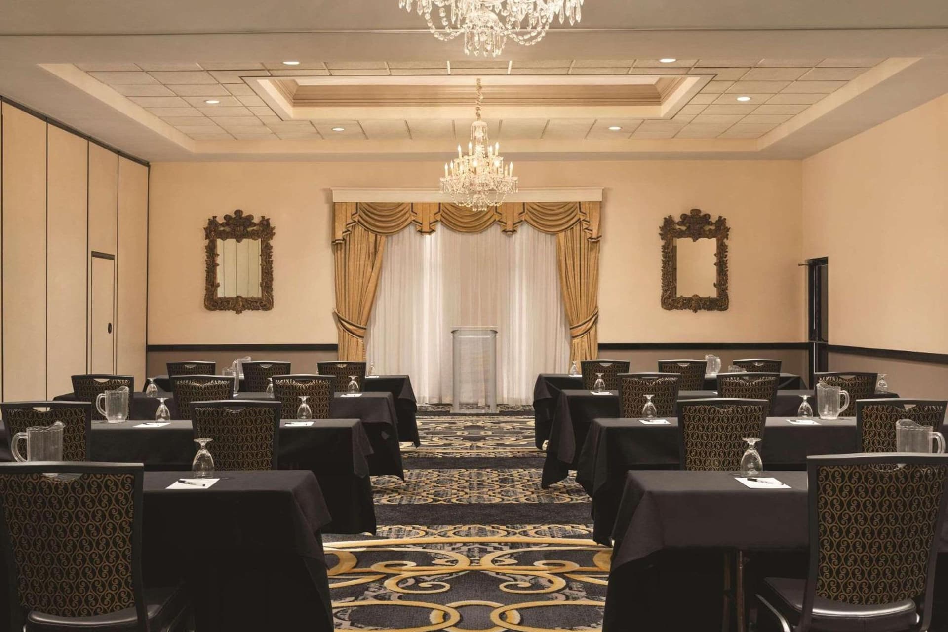 Radisson Hotel & Conference Center Rockford gallery photo in Rockford, IL — image 50