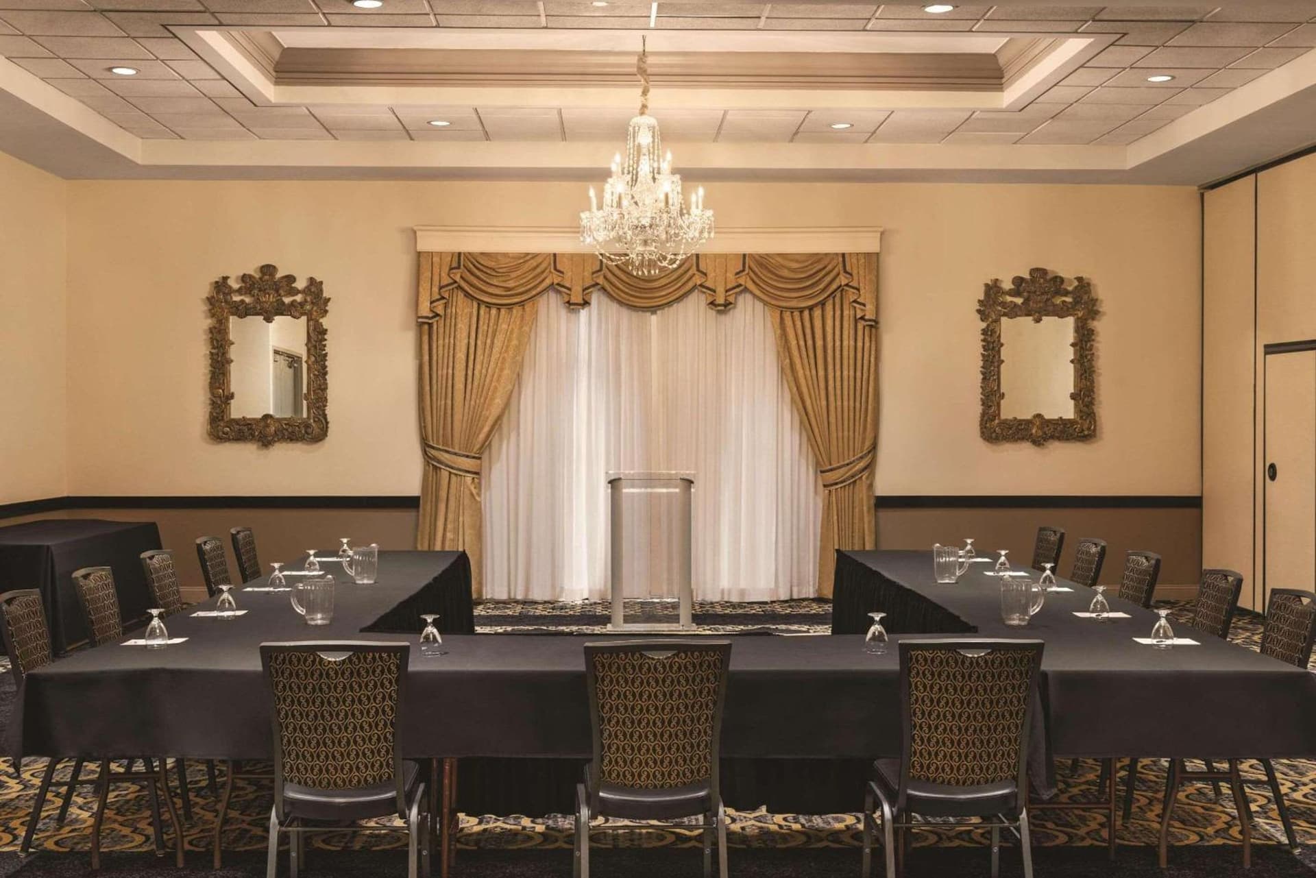Radisson Hotel & Conference Center Rockford gallery photo in Rockford, IL — image 34