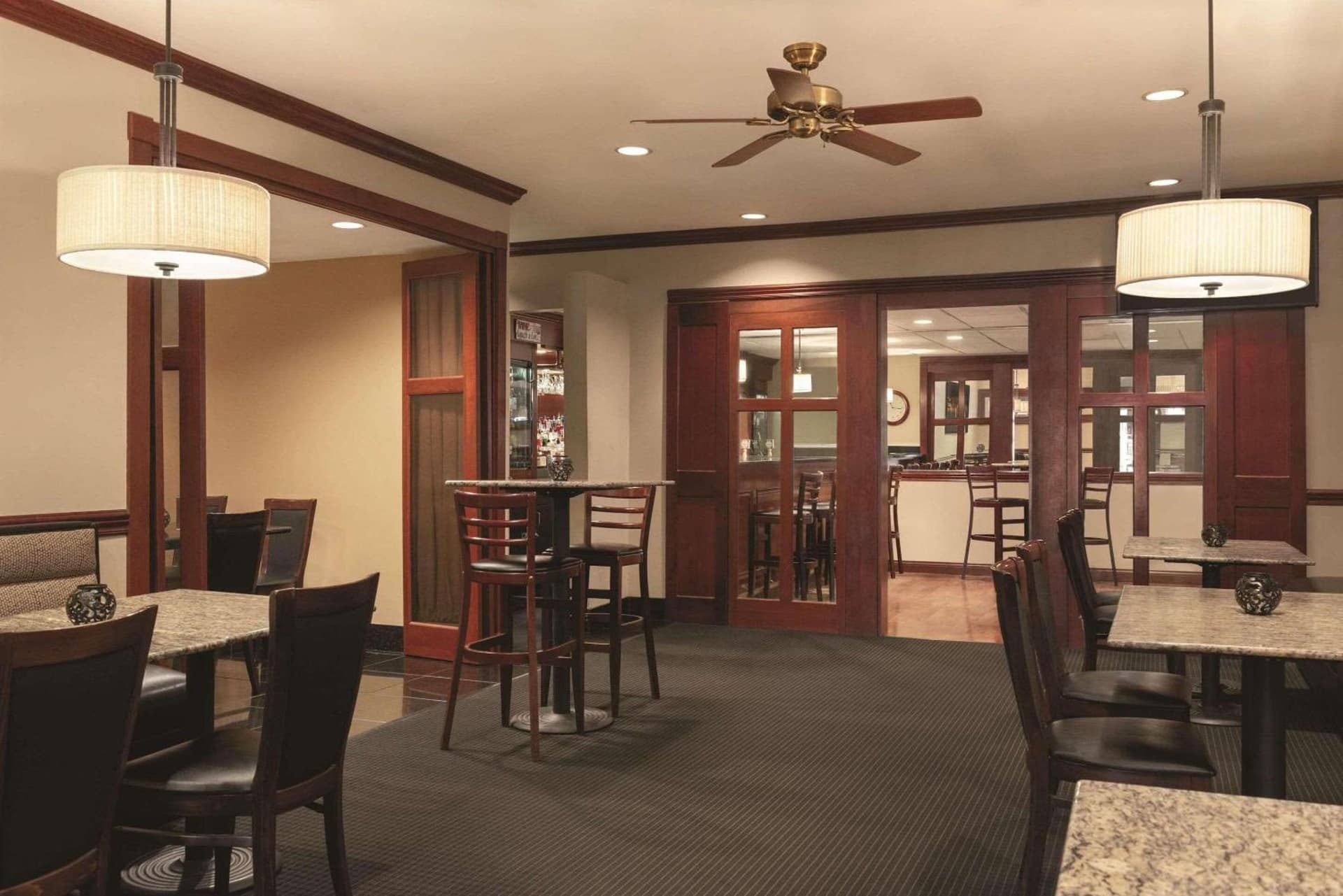 Radisson Hotel & Conference Center Rockford gallery photo in Rockford, IL — image 41