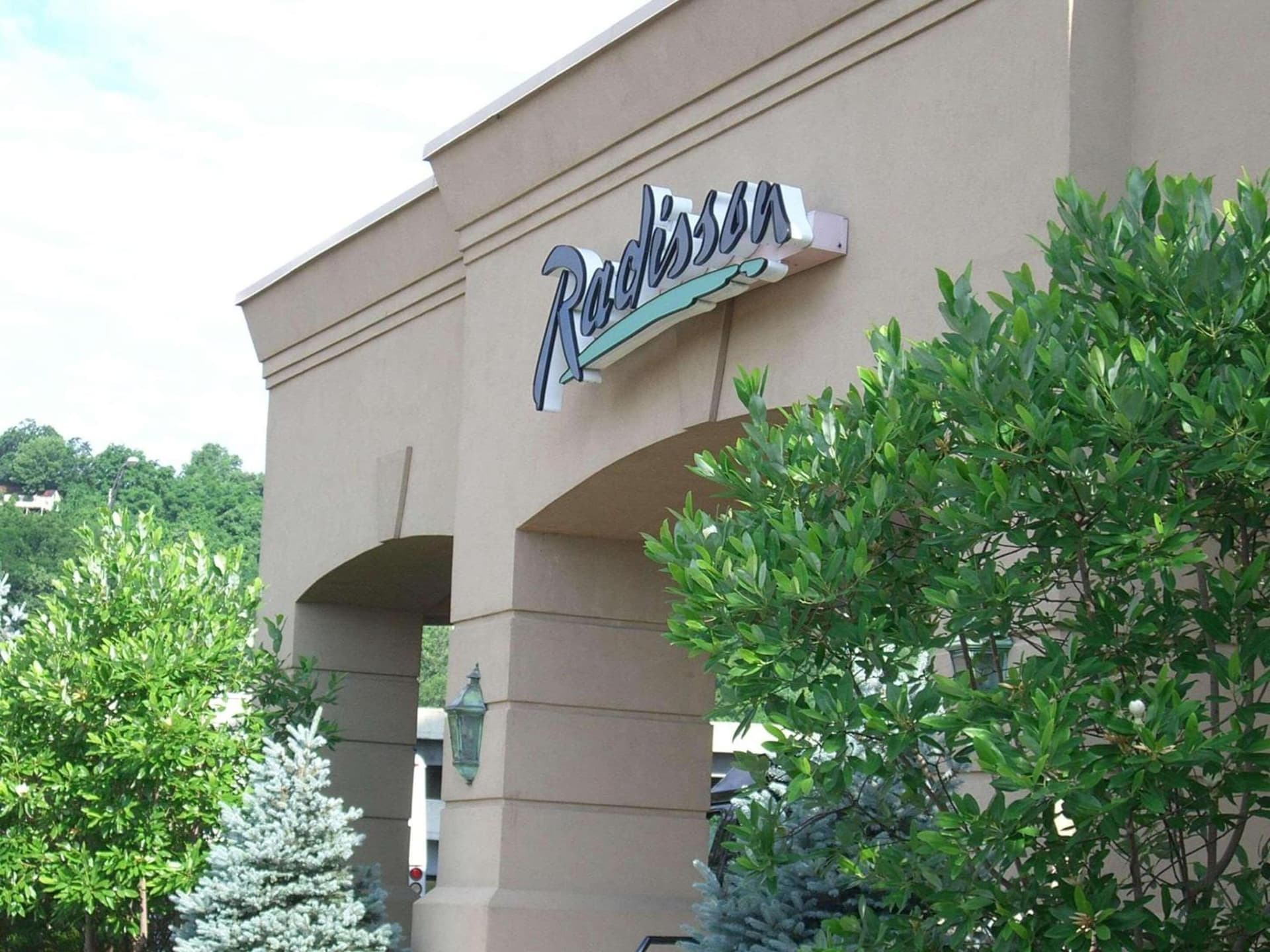 Radisson Hotel Cincinnati Riverfront interior in Covington, KY — gallery photo 2