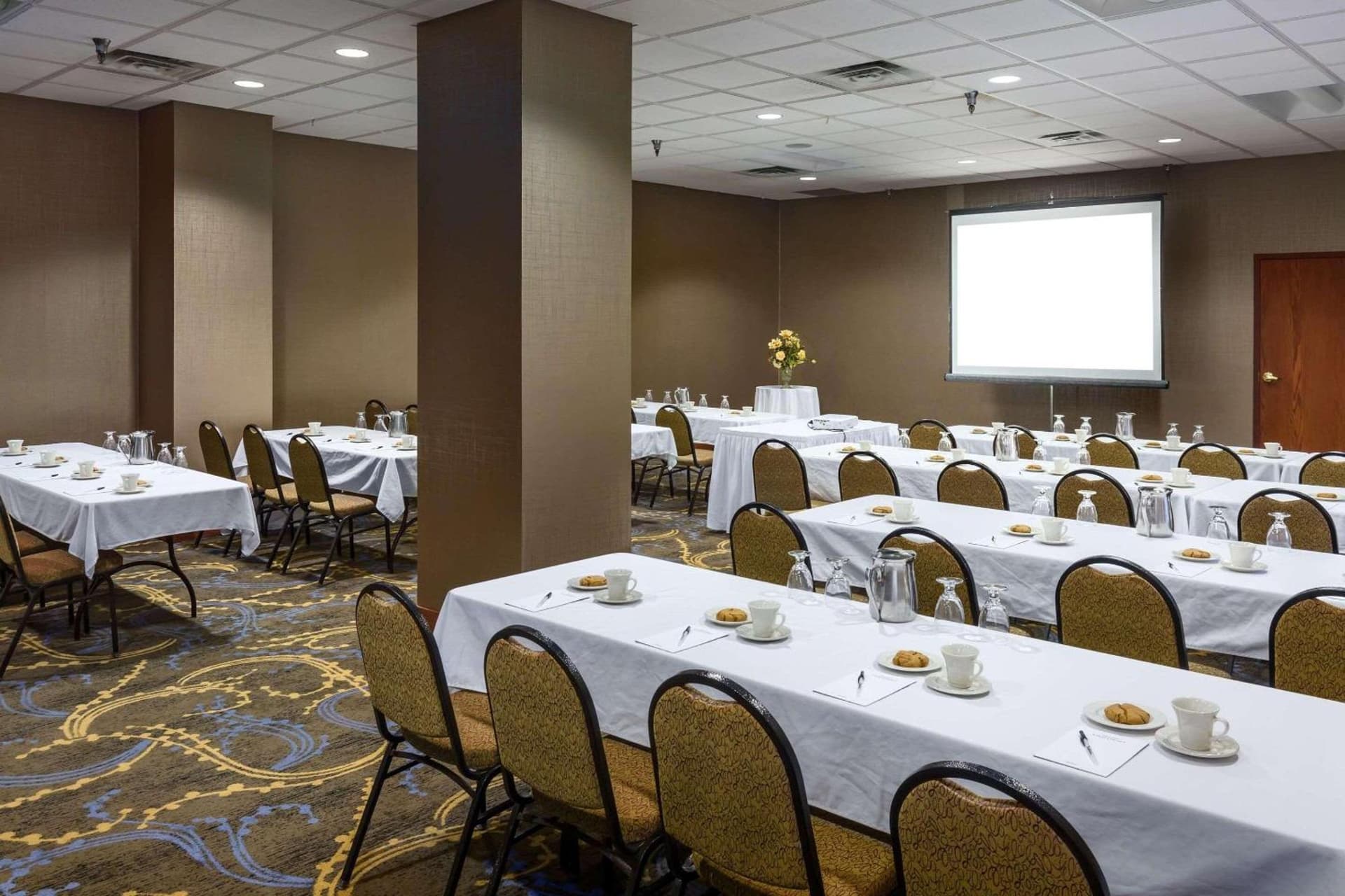 Radisson Hotel Bismarck gallery photo in Bismarck, ND — image 8