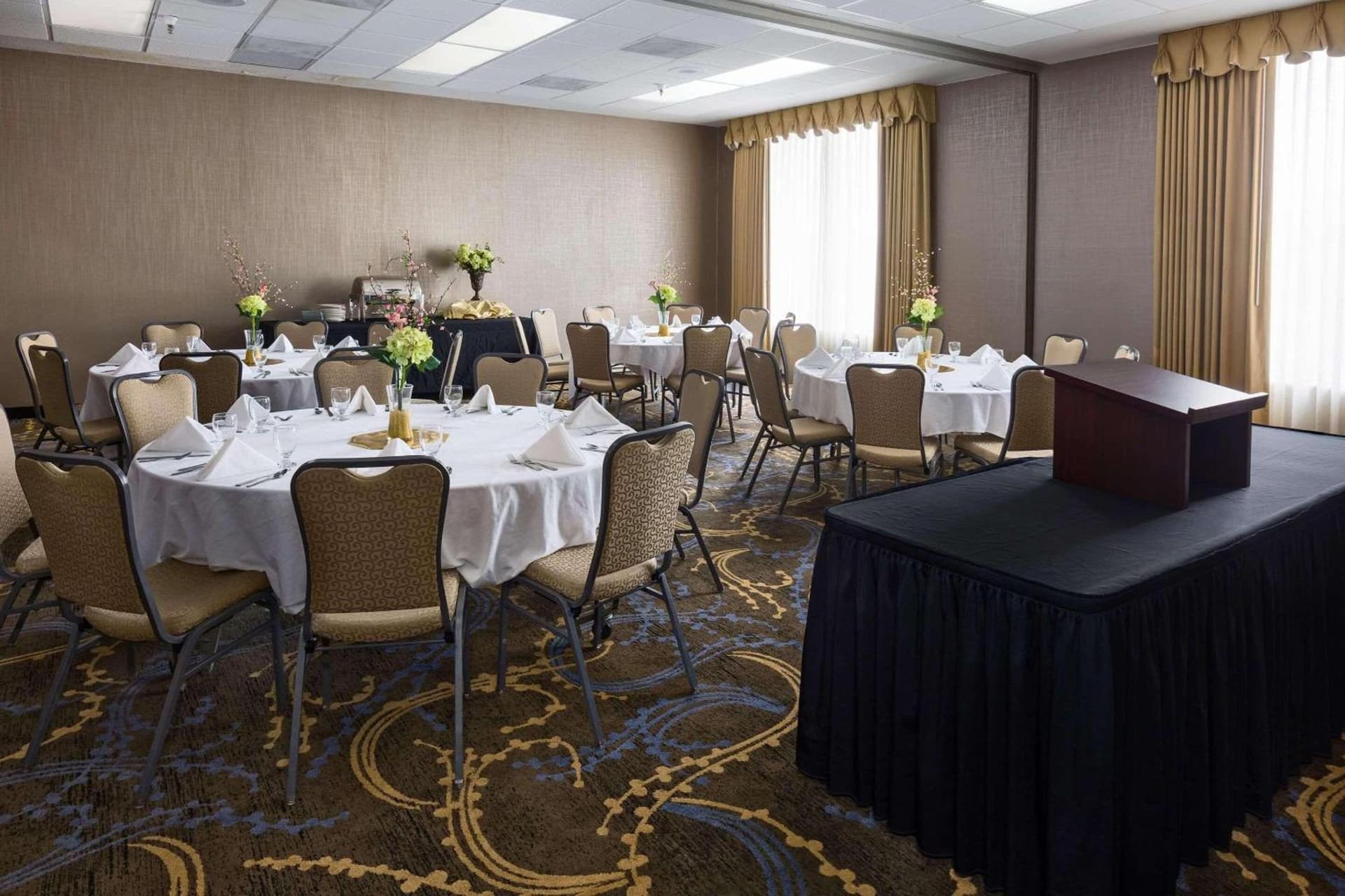 Radisson Hotel Bismarck gallery photo in Bismarck, ND — image 38