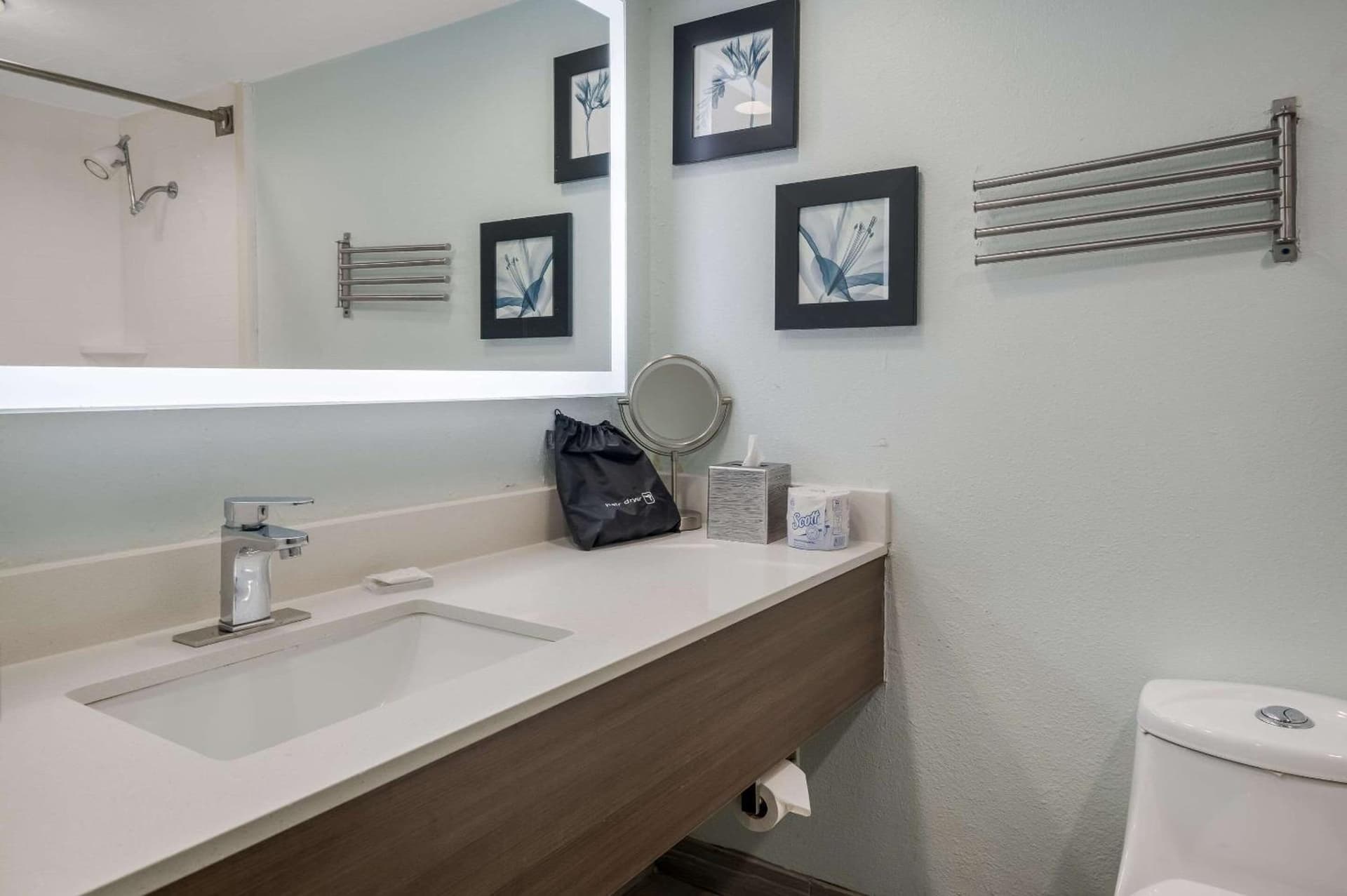 Radisson Hotel Grand Rapids Riverfront gallery photo in Grand Rapids, MI — image 49