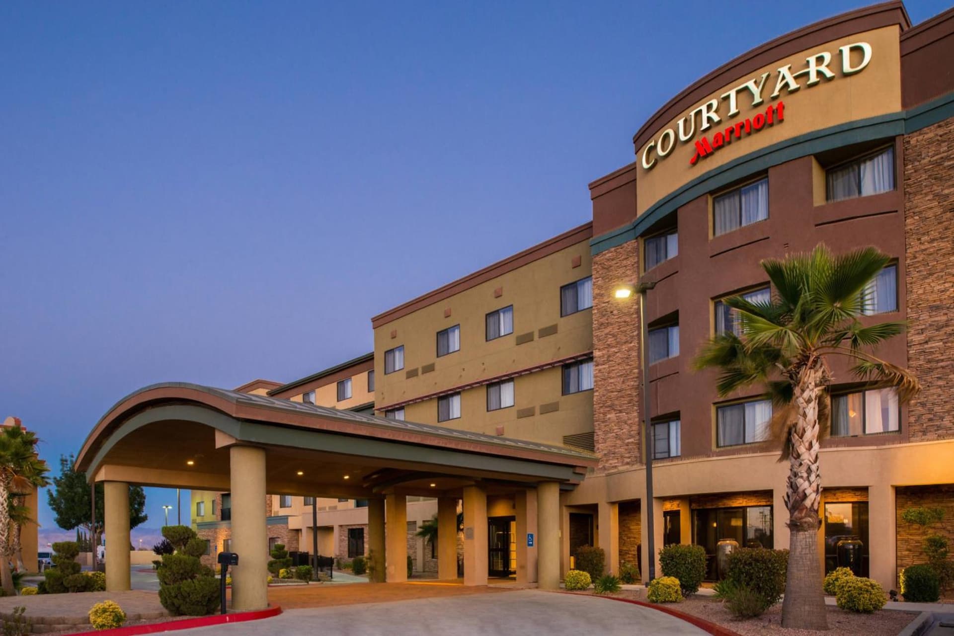 Courtyard by Marriott Victorville Hesperia interior in Hesperia, CA — gallery photo 2