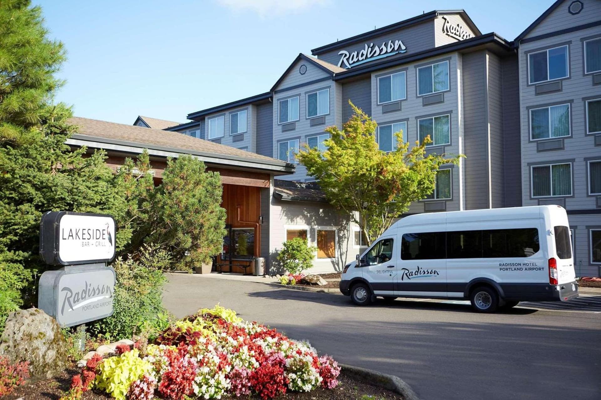 Radisson Hotel Portland Airport featured exterior or lobby in Portland, OR — similar hotel