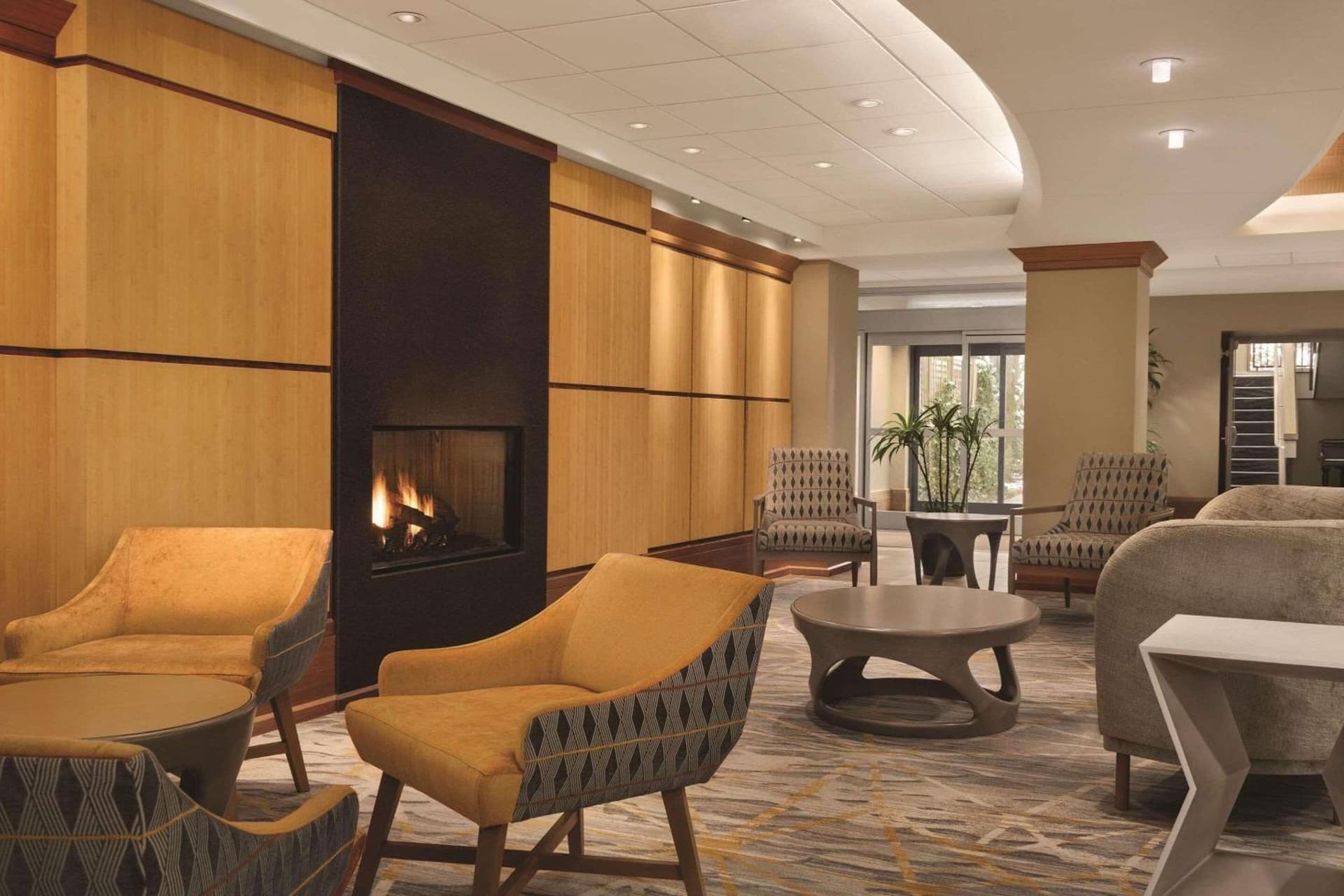 DoubleTree by Hilton Providence Airport Warwick interior in Warwick, RI — gallery photo 2