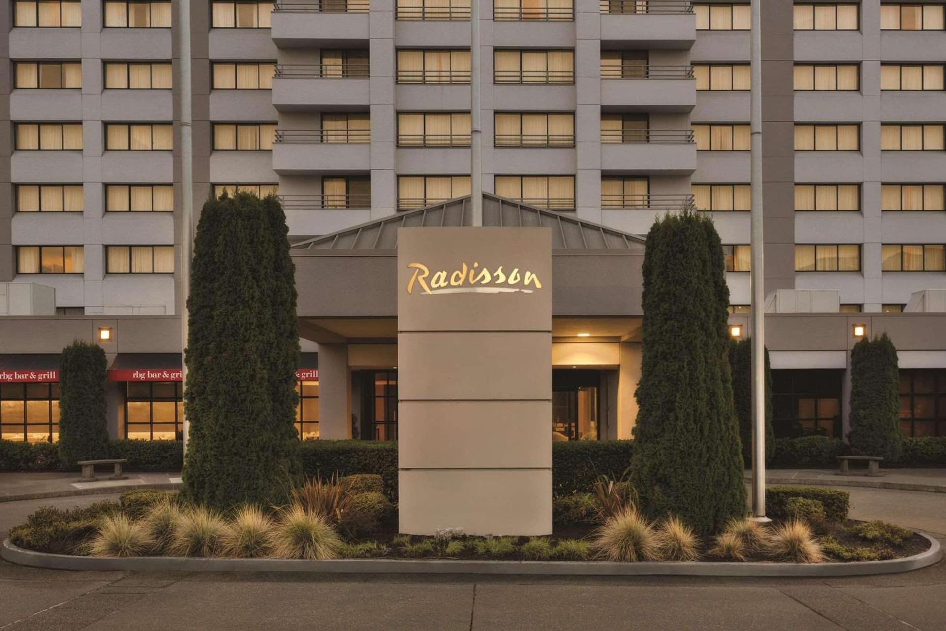 Radisson Hotel Seattle Airport interior in SeaTac, WA — gallery photo 2