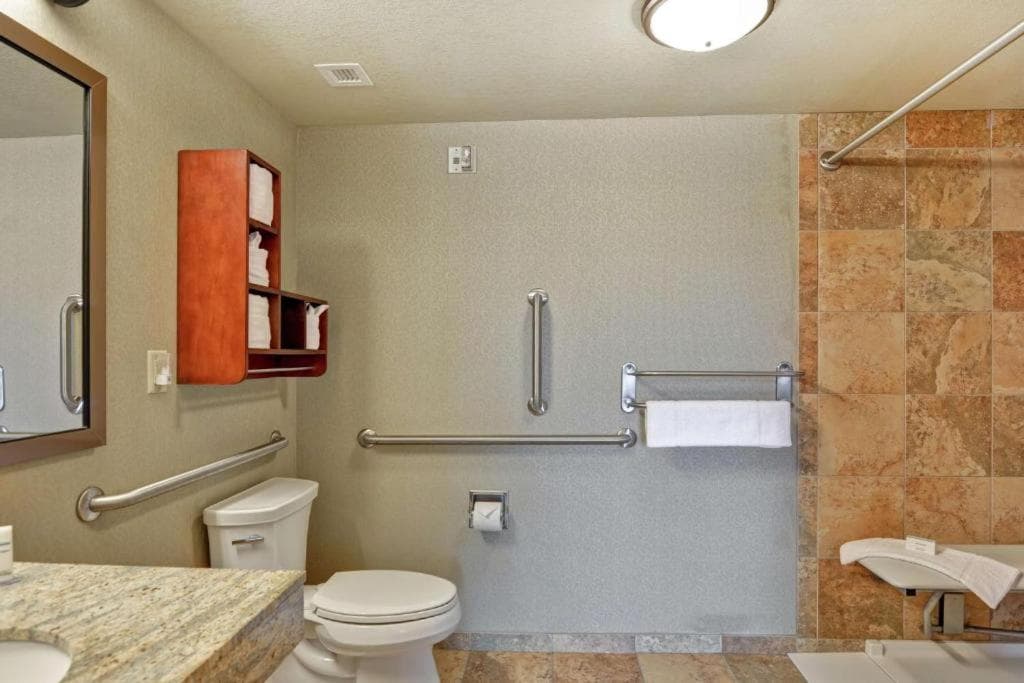 Hampton Inn and Suites New Hartford/Utica gallery photo in New Hartford, NY — image 47
