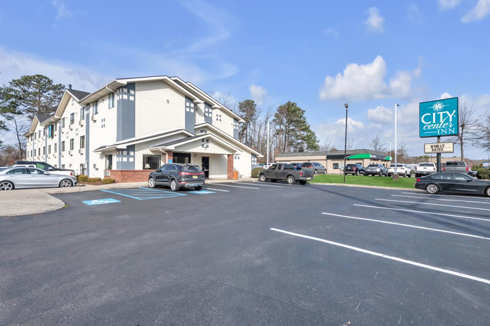 City Centre Inn at Newport News gallery photo in Newport News, VA — image 7