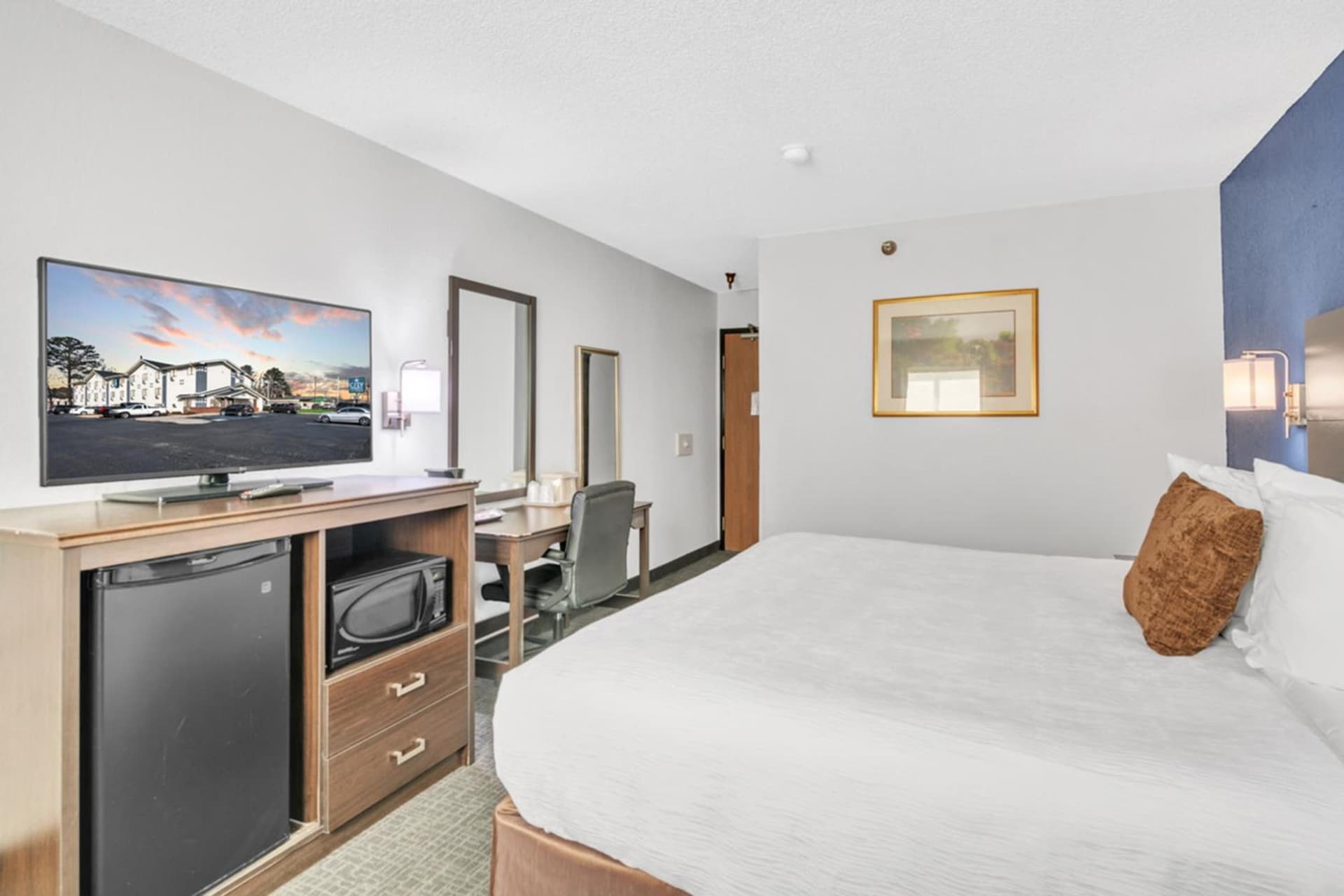 City Centre Inn at Newport News gallery photo in Newport News, VA — image 10