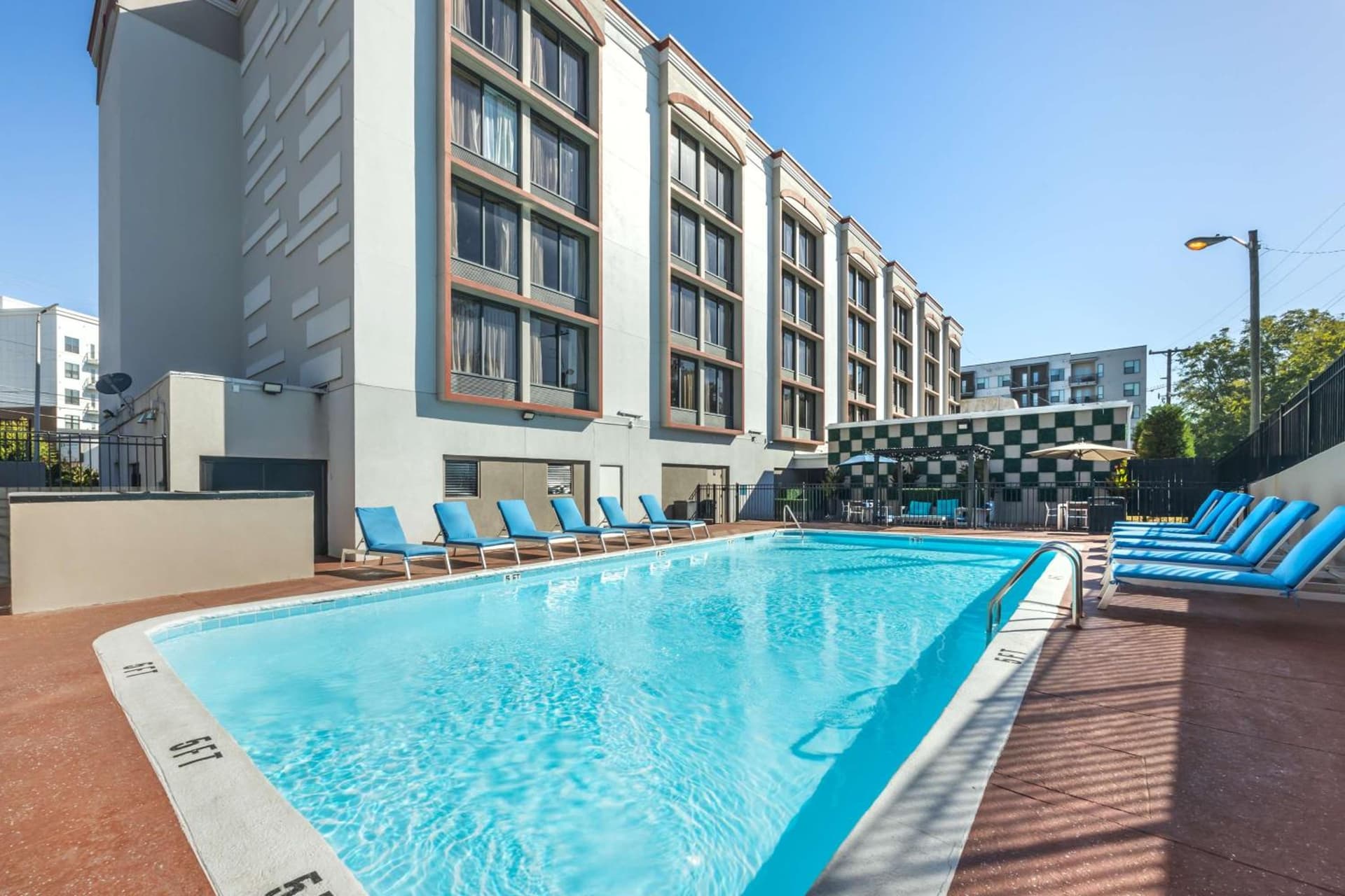 Best Western Downtown PLUS Music Row property views in Nashville, TN — gallery photo 3
