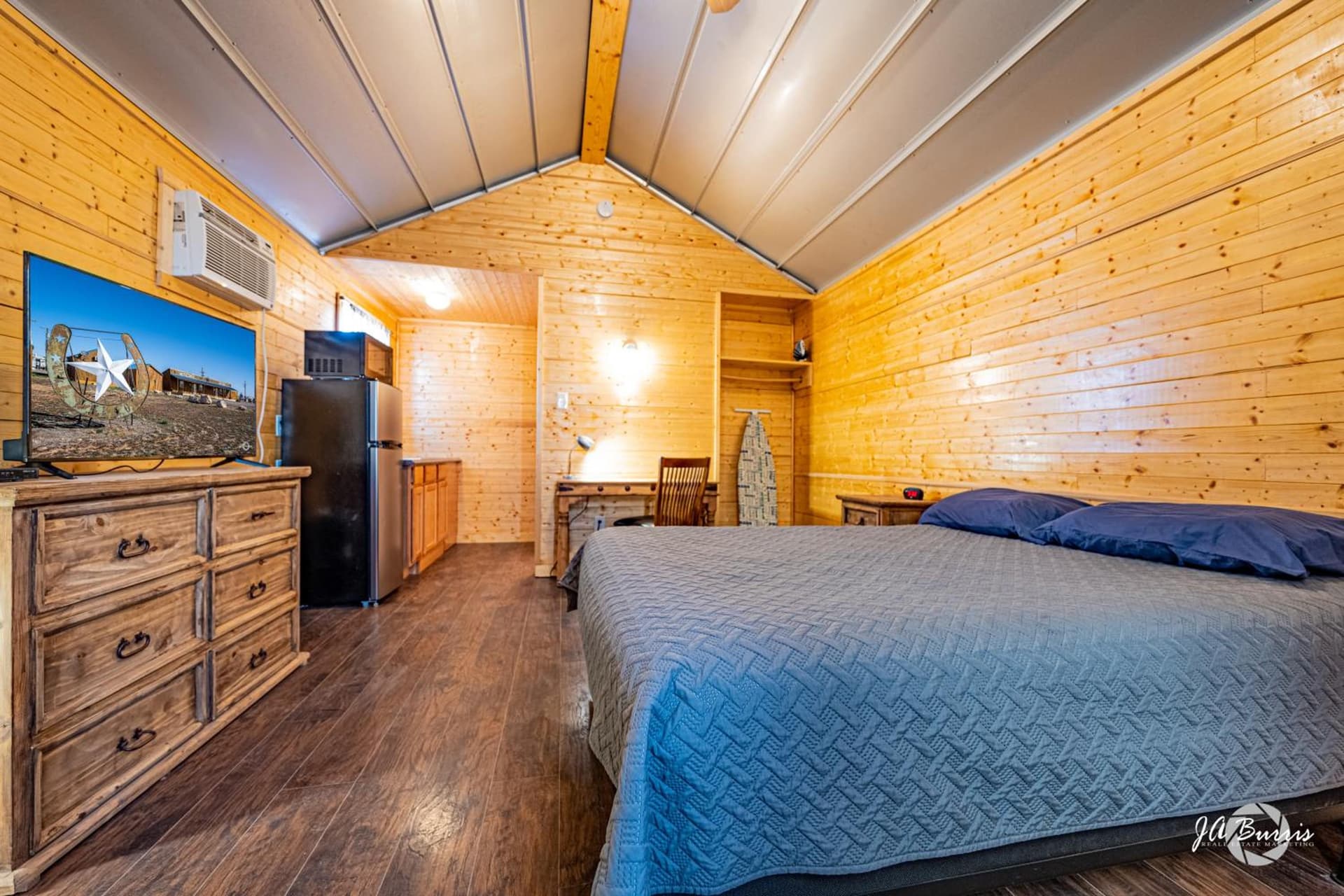 Horseshoe Lodges property views in Midland, TX — gallery photo 3