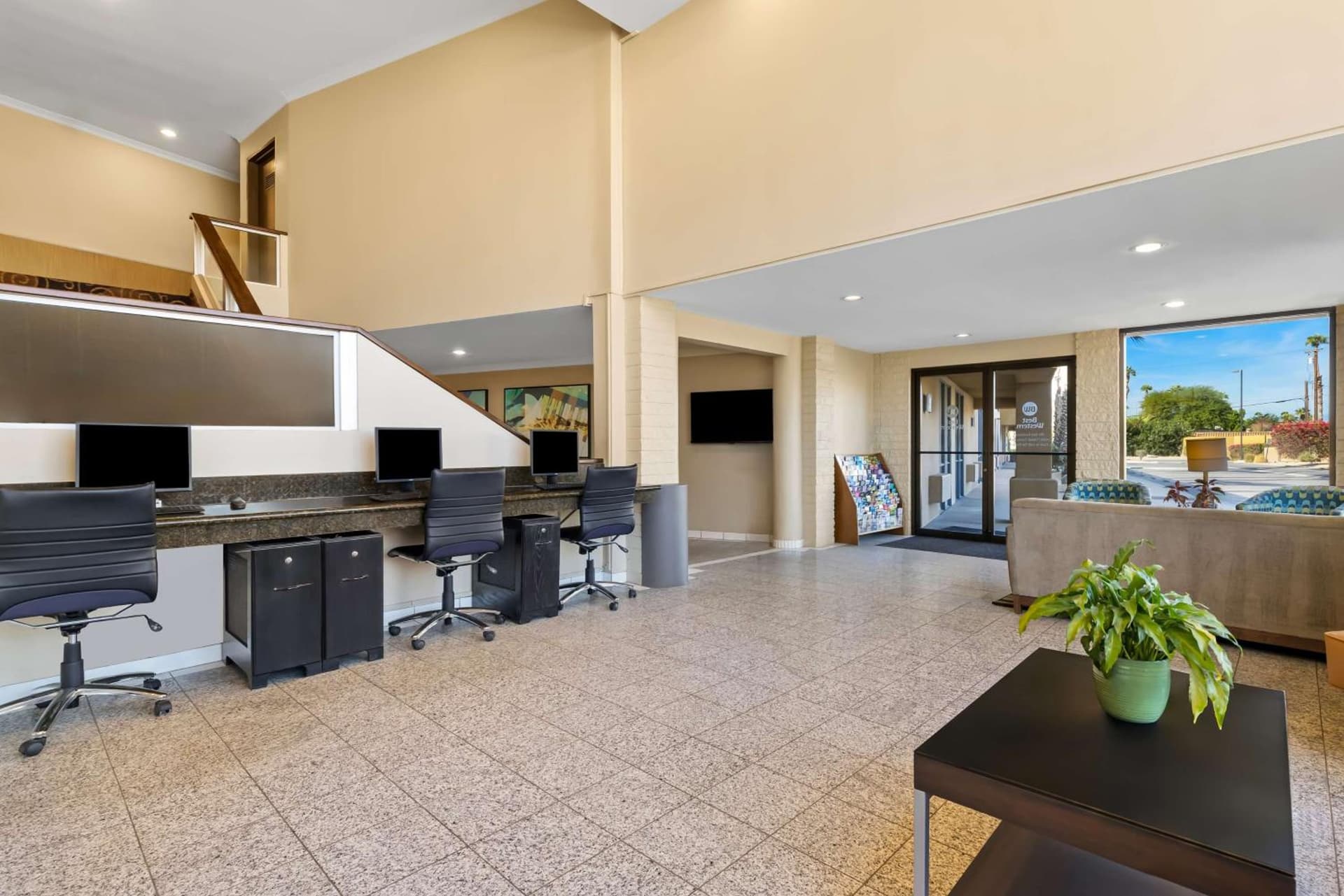 Best Western Date Tree Hotel property views in Indio, CA — gallery photo 3