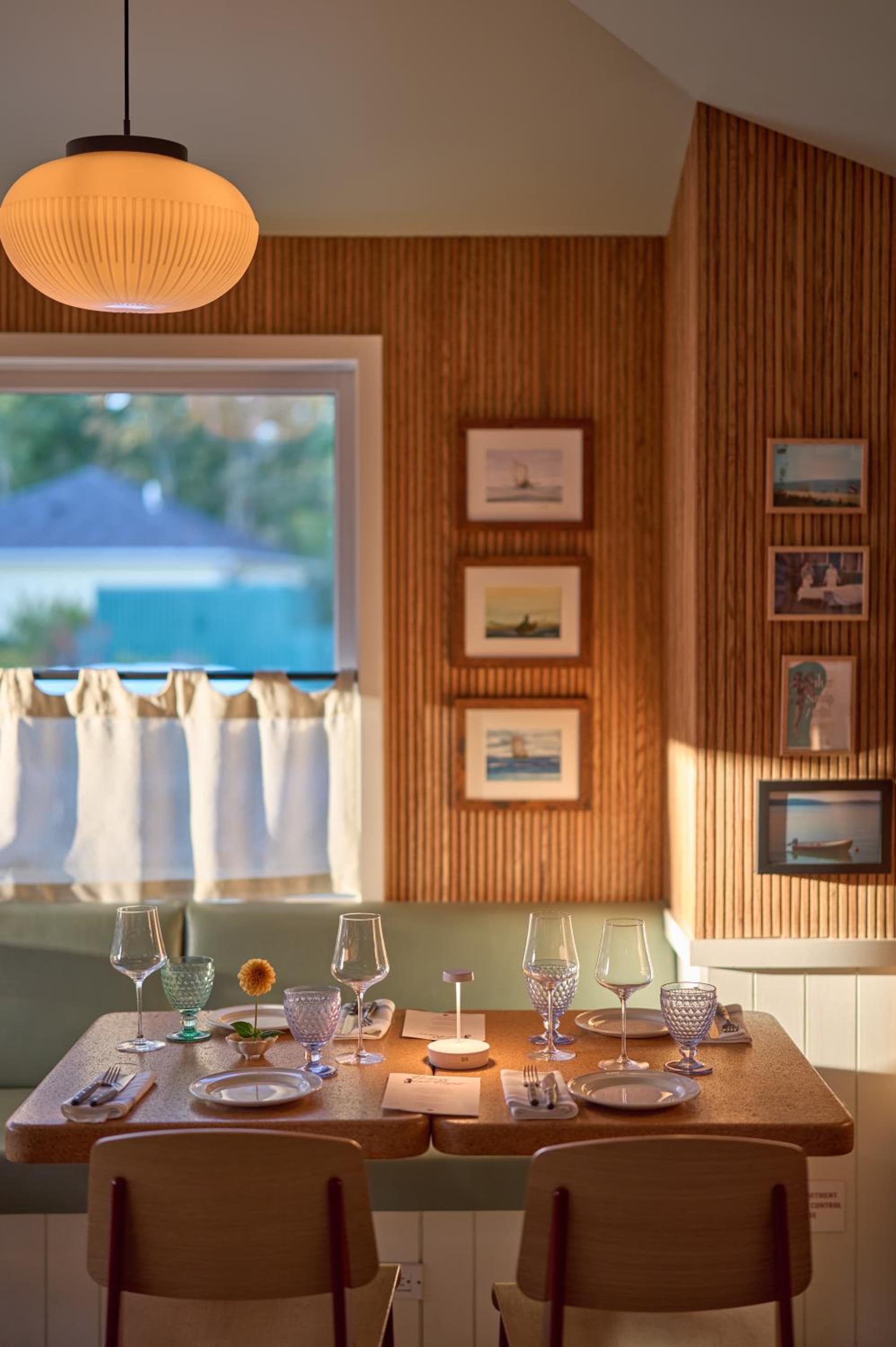 Silver Sands Motel & Beach Bungalows gallery photo in Greenport, NY — image 5