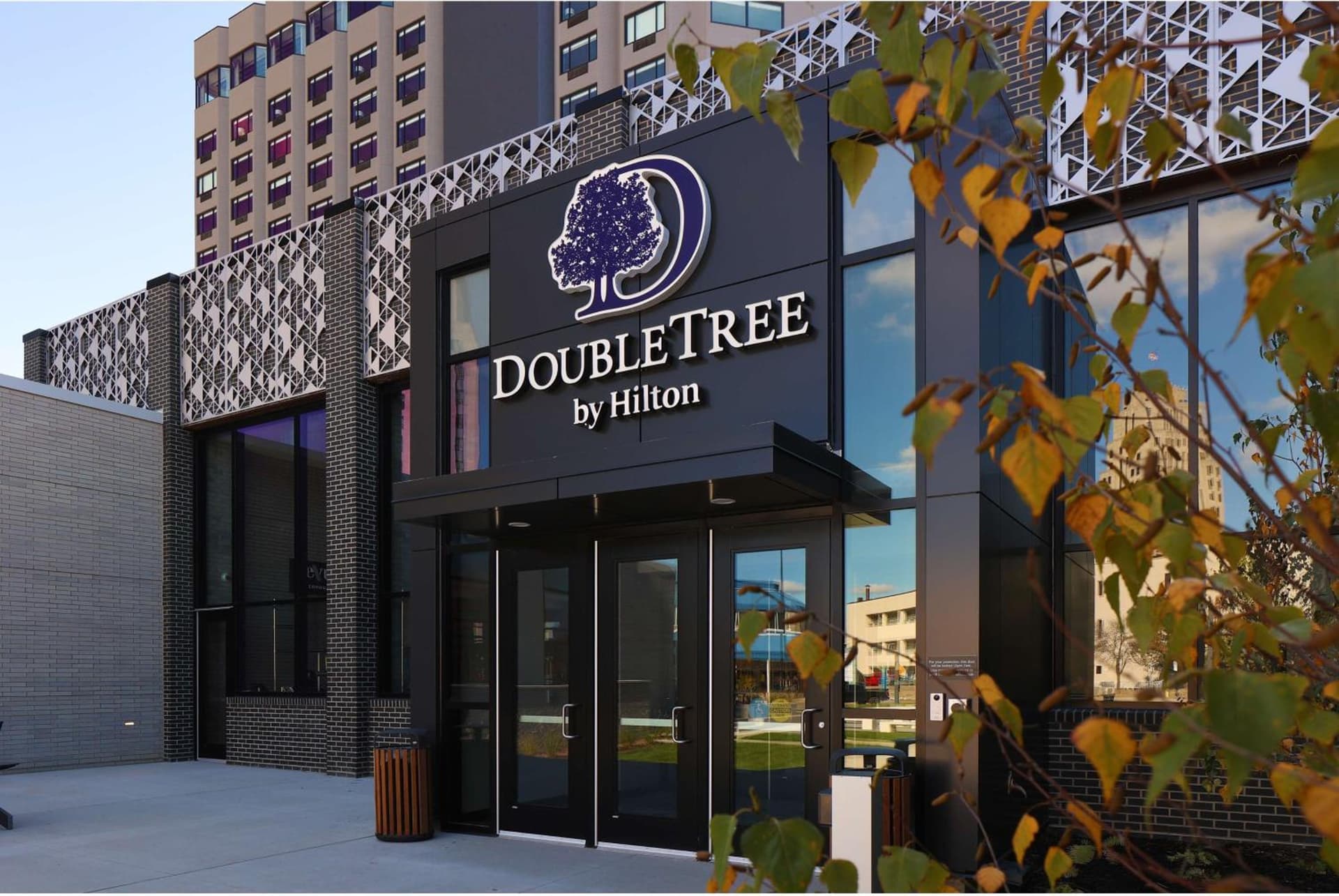 Doubletree By Hilton Battle Creek interior in Battle Creek, MI — gallery photo 2